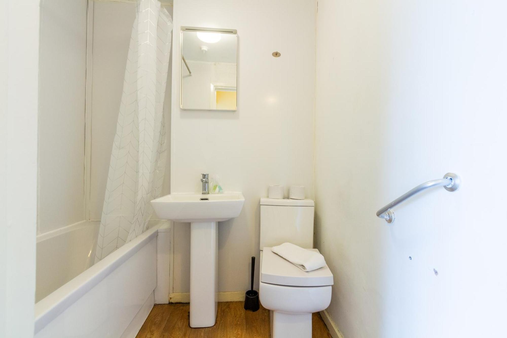 Apartment Cosy Stretford In A Prime Location *
