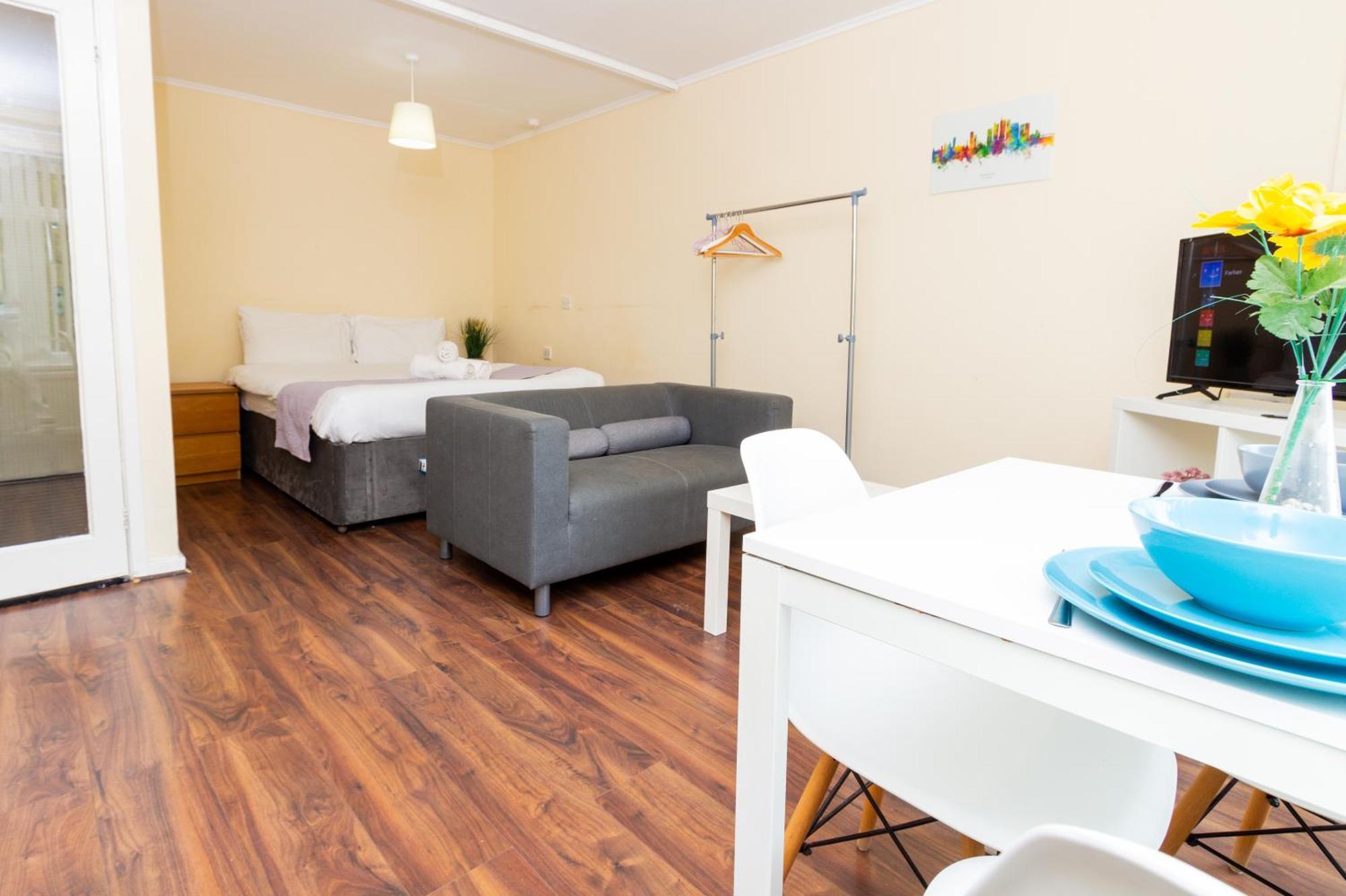 Cosy Stretford In A Prime Location Manchester