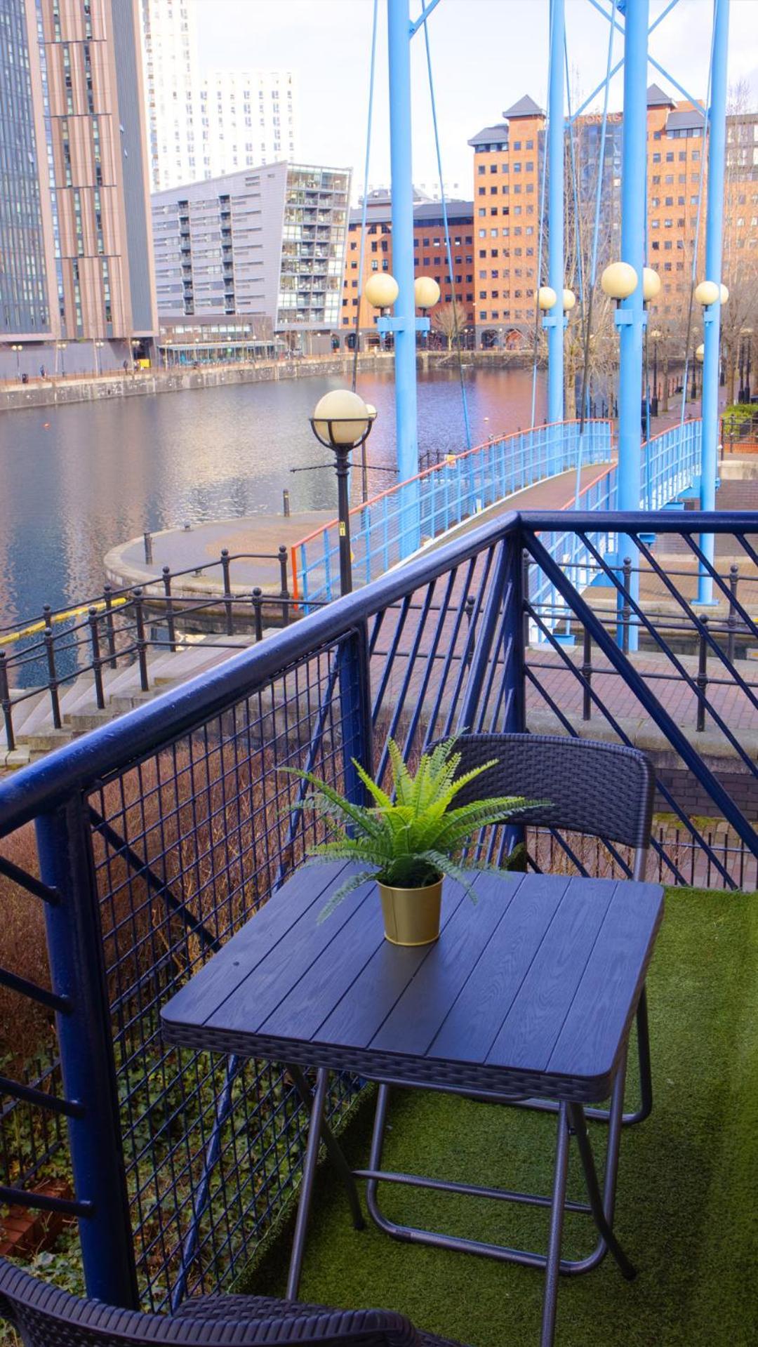 Great 2bed In Salford Quays With Water View