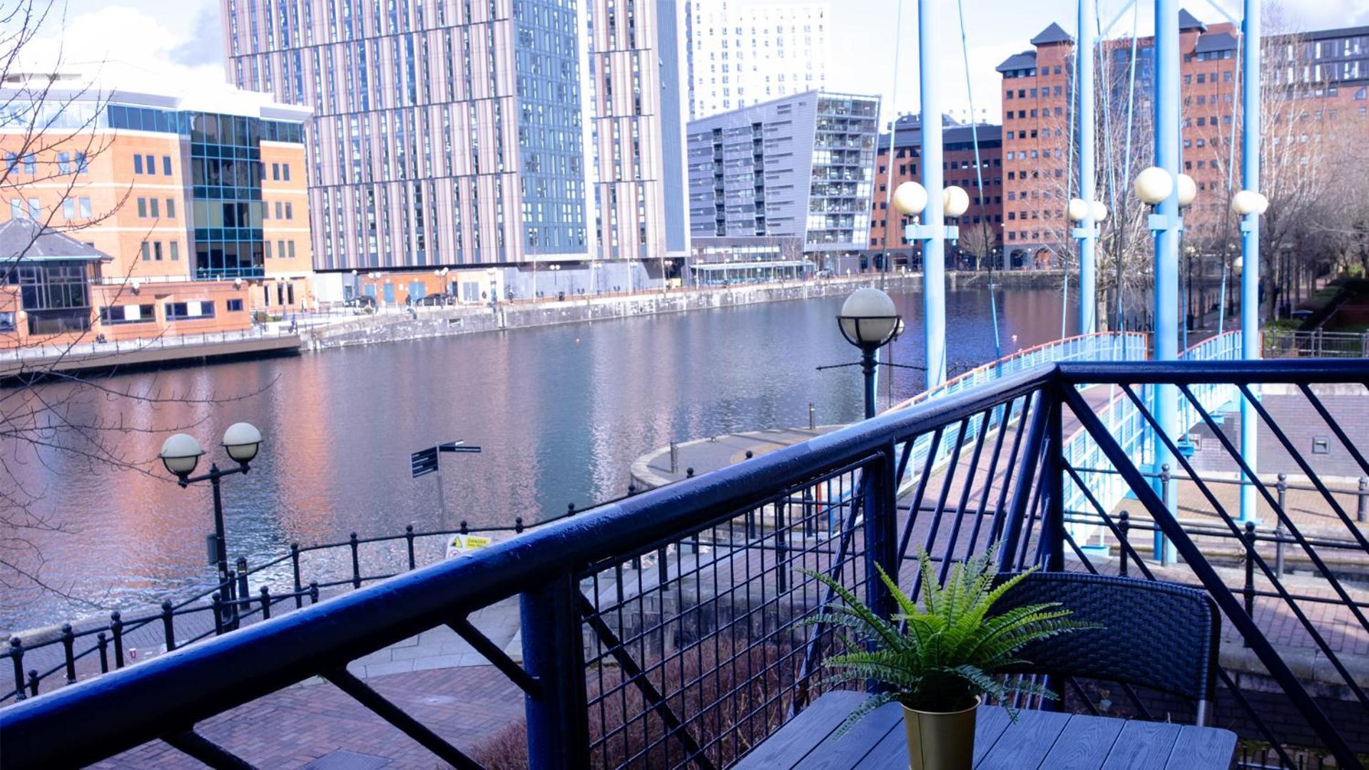 Great 2bed In Salford Quays With Water View
