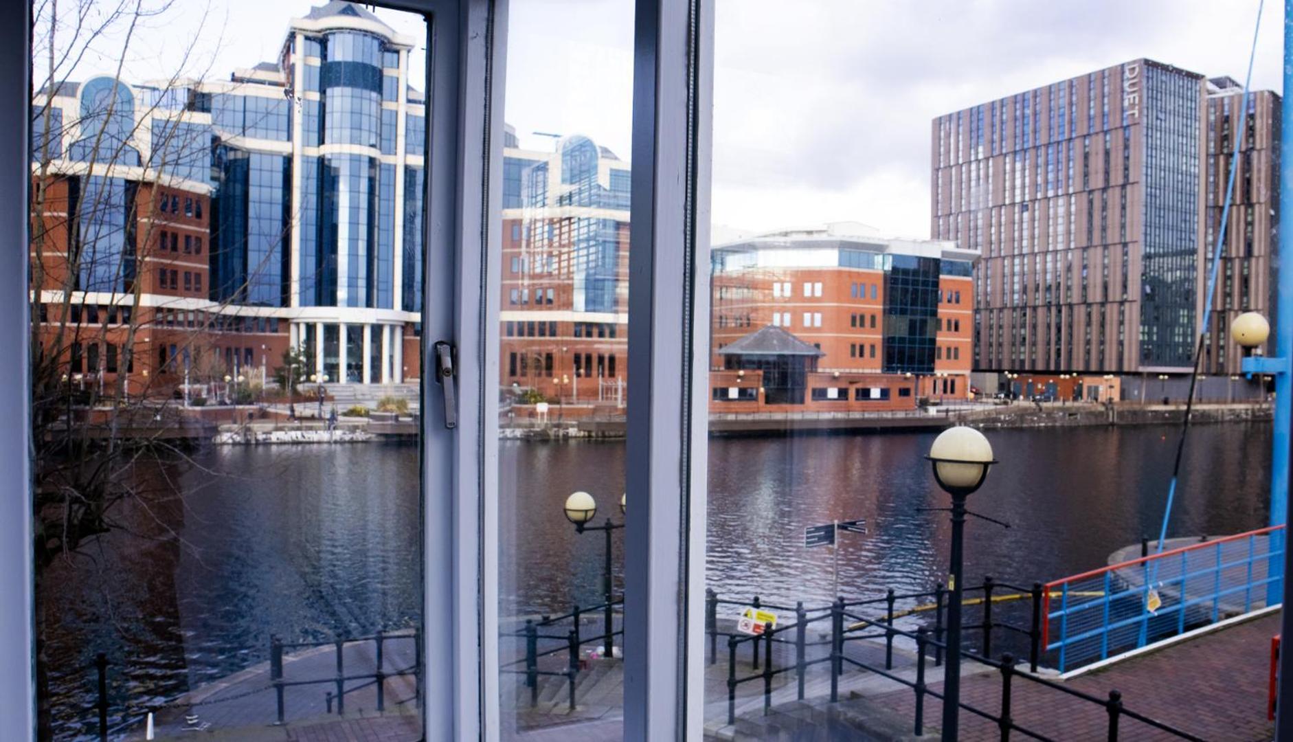 Great 2bed In Salford Quays With Water View
