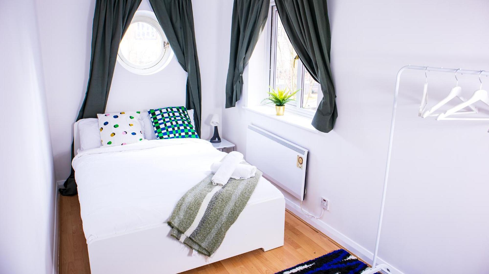 Apartment Great 2bed In Salford Quays With Water View *