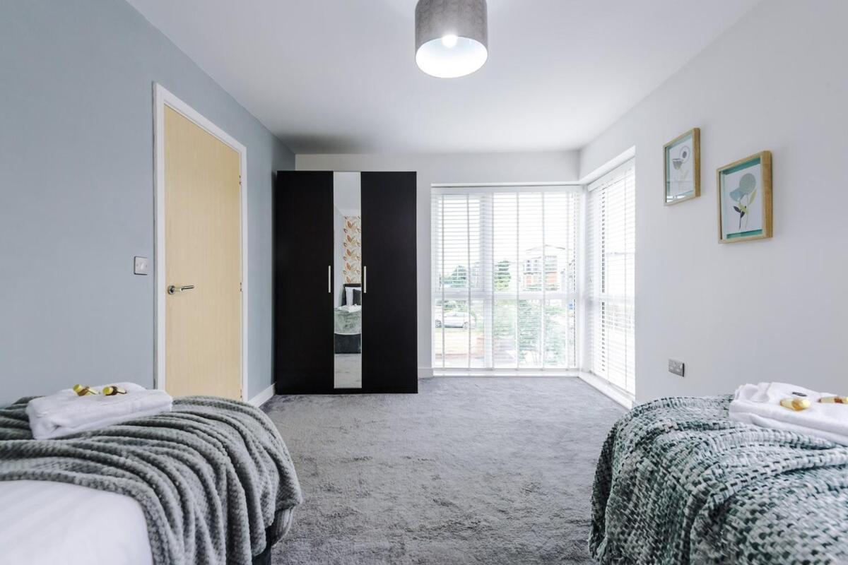 Four Bedroom House By Brookland Serviced Short Lets With Free Wifi *