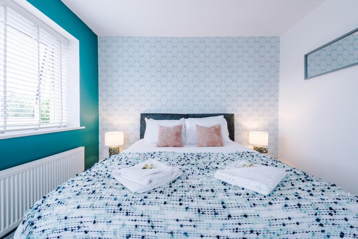Holiday home Four Bedroom House By Brookland Serviced Short Lets With Free Wifi Manchester