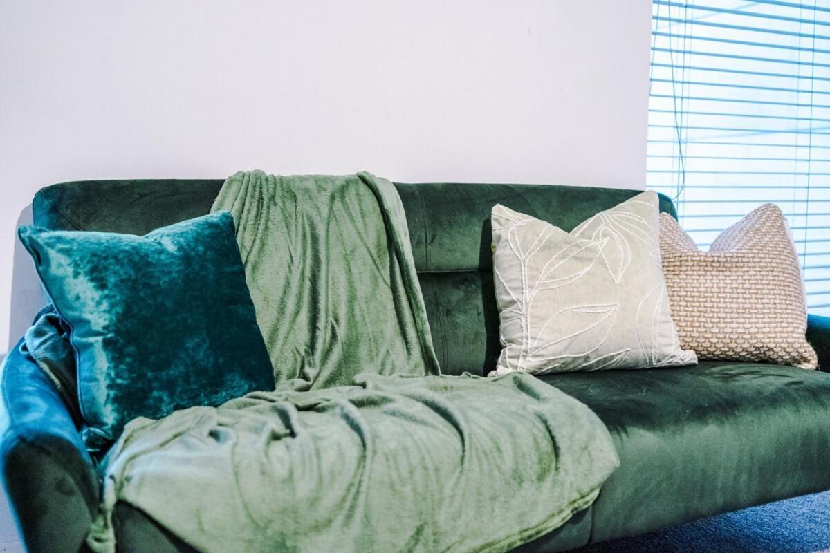 Holiday home Three Bedroom House By Brookland Serviced Short Lets With Free Wifi Manchester