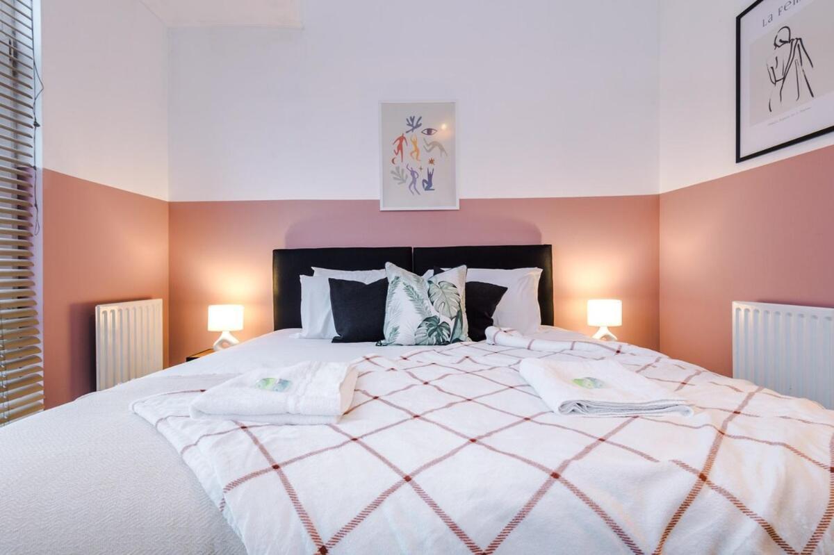 Three Bedroom House By Brookland Serviced Short Lets With Free Wifi * Manchester