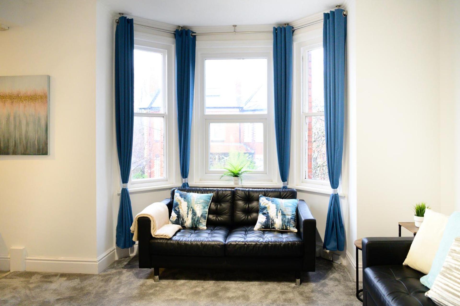 Aqua Springs, 2 Bedroom 1st Floor Apartment, Near Didsbury Manchester