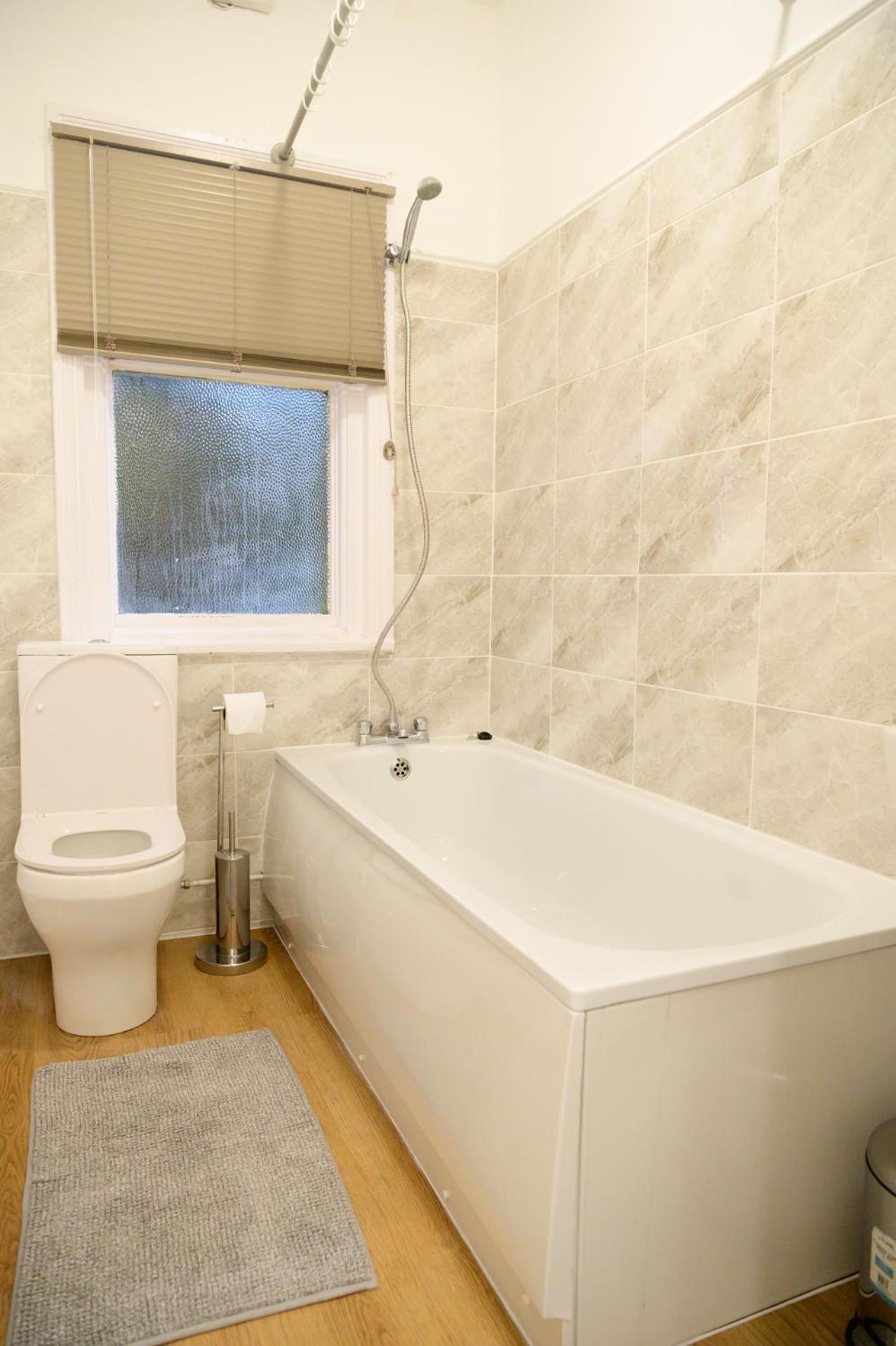 Aqua Springs, 2 Bedroom 1st Floor Apartment, Near Didsbury Apartment Manchester