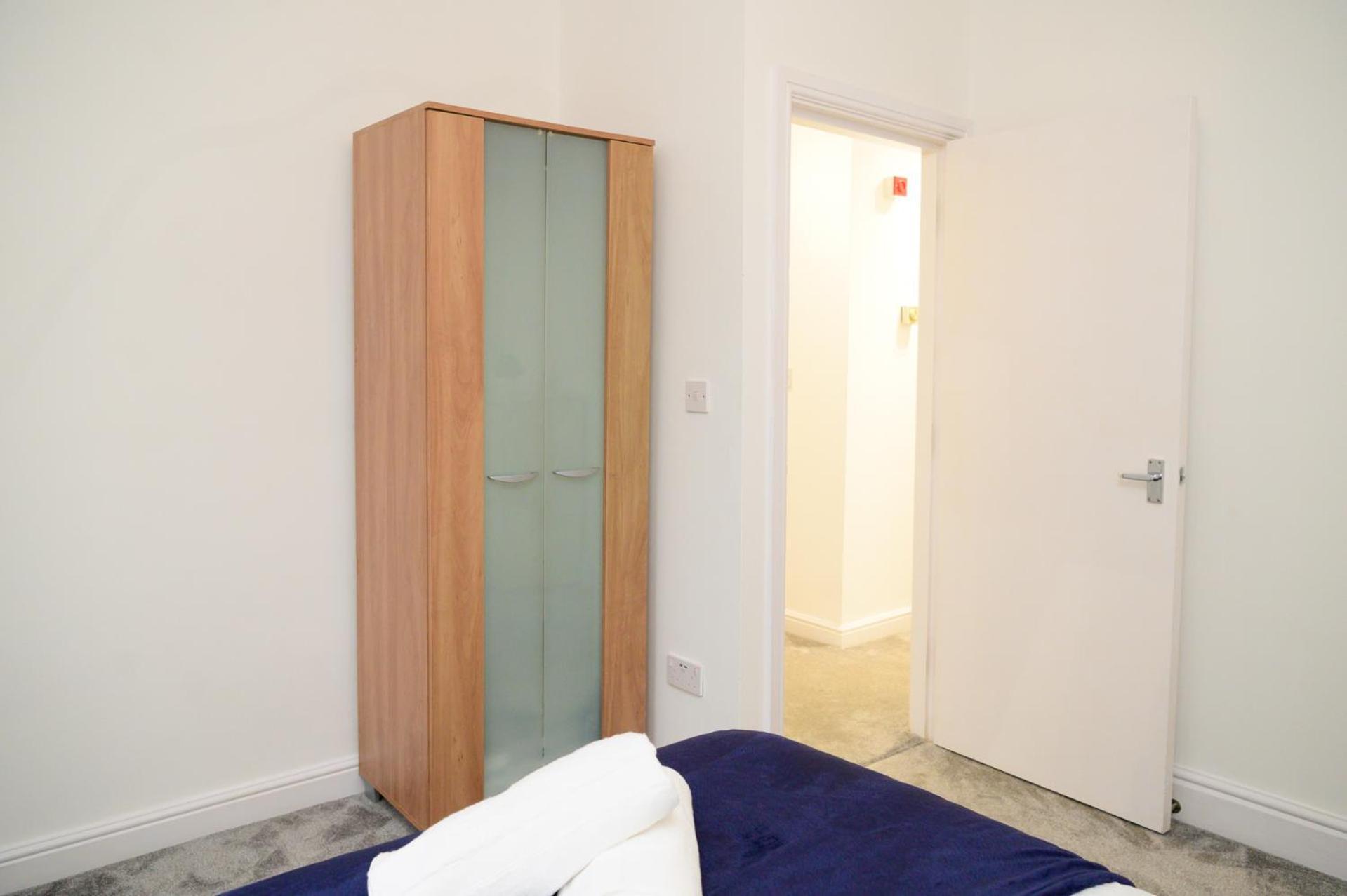 Aqua Springs, 2 Bedroom 1st Floor Apartment, Near Didsbury