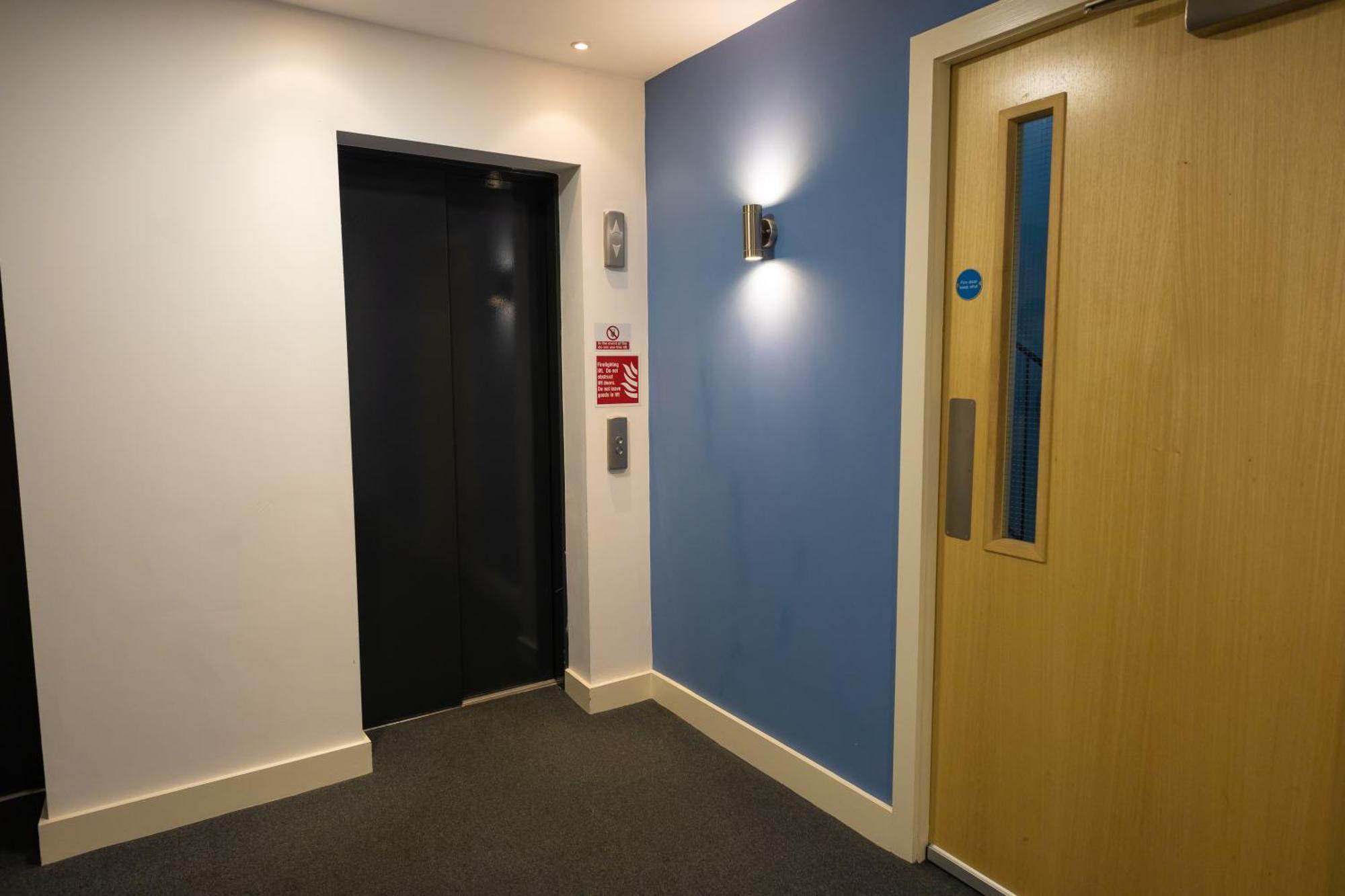 The Elegant 2 Bed Ensuite Flat In Deansgate Manchester