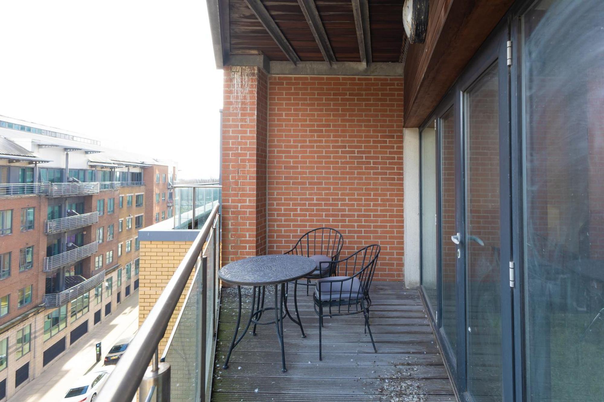 The Elegant 2 Bed Ensuite Flat In Deansgate Manchester