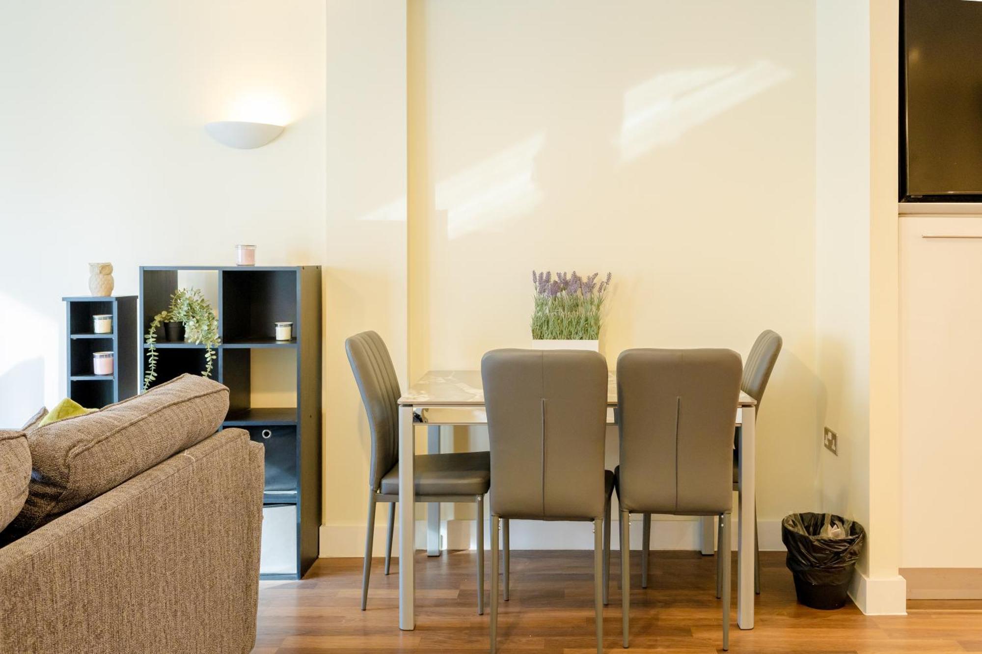 The Elegant 2 Bed Ensuite Flat In Deansgate