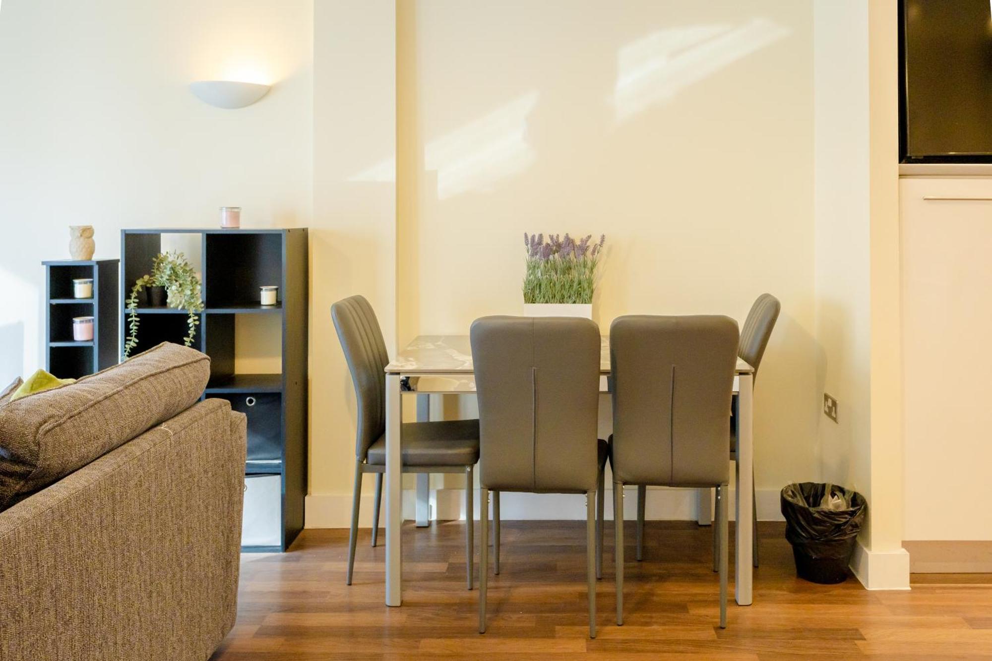 The Elegant 2 Bed Ensuite Flat In Deansgate * Manchester