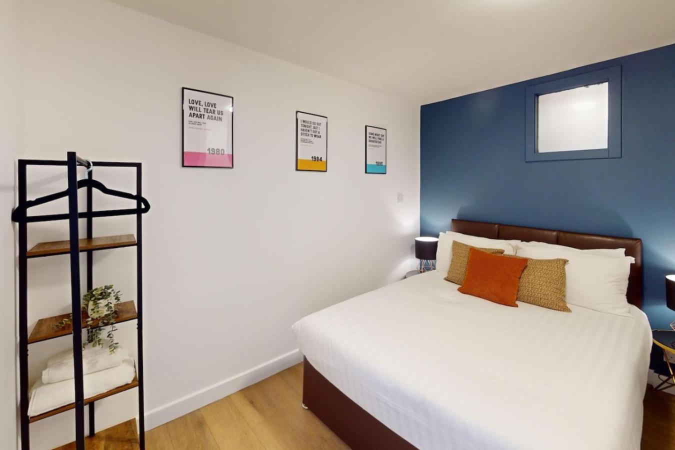 3br, Song Lyrics Theme, Self Check-in * Manchester