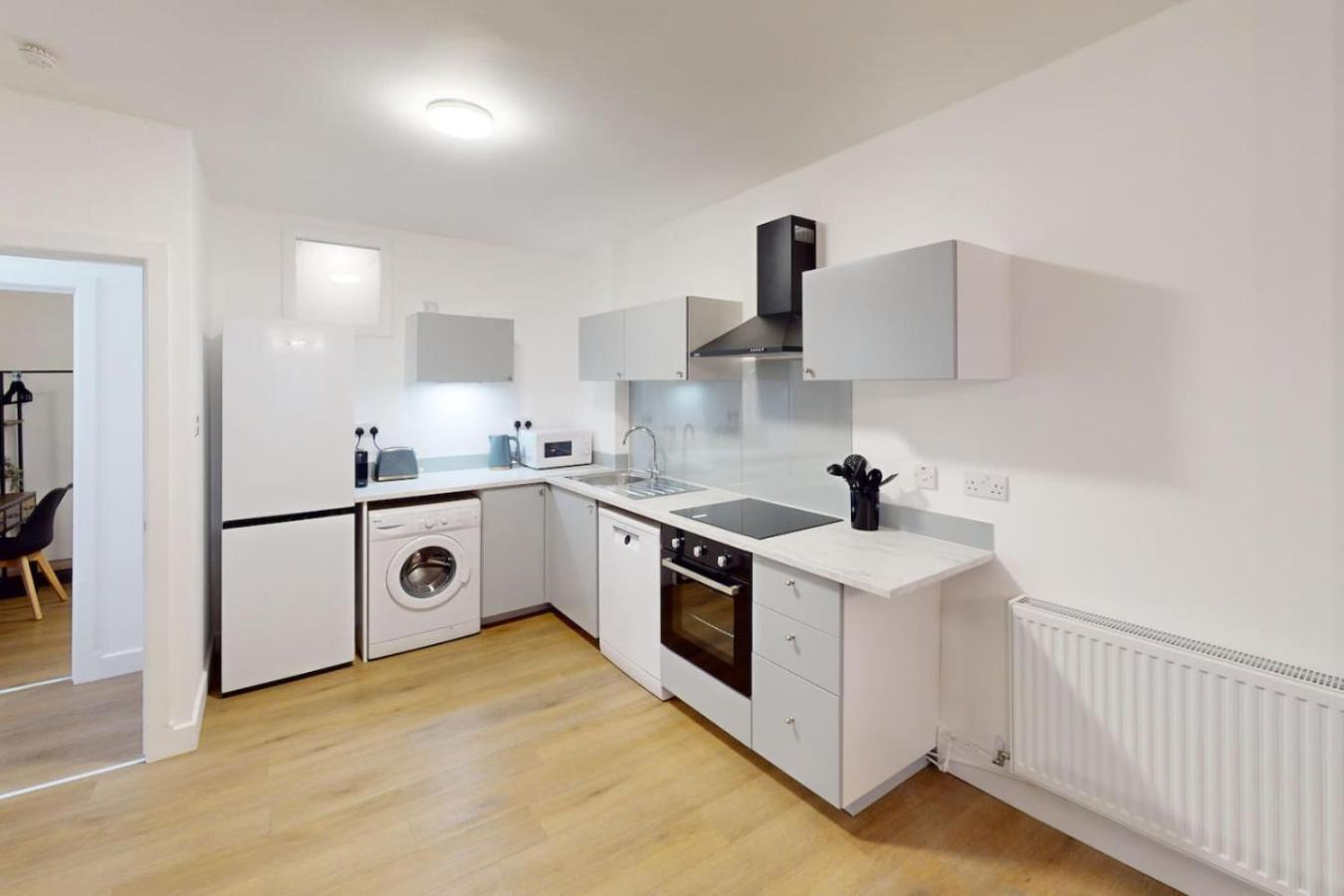 3br, Song Lyrics Theme, Self Check-in Apartment *