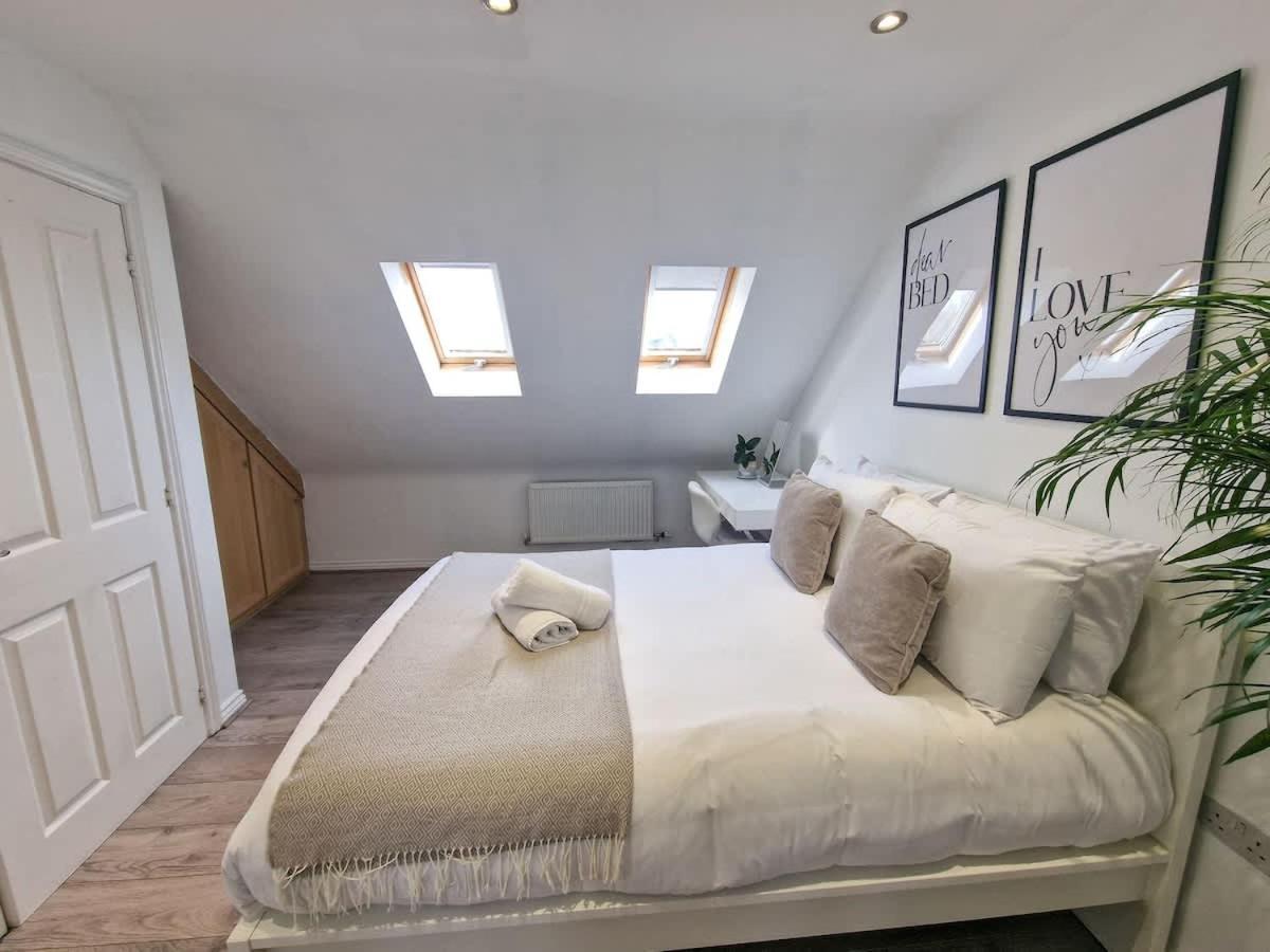 Holiday home 3 Bedroom Near Centre By Superhost