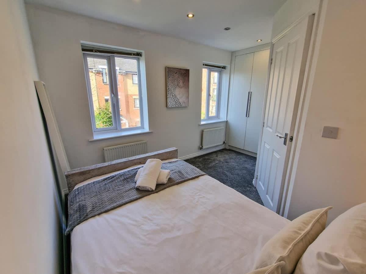 Holiday home 3 Bedroom Near Centre By Superhost Manchester