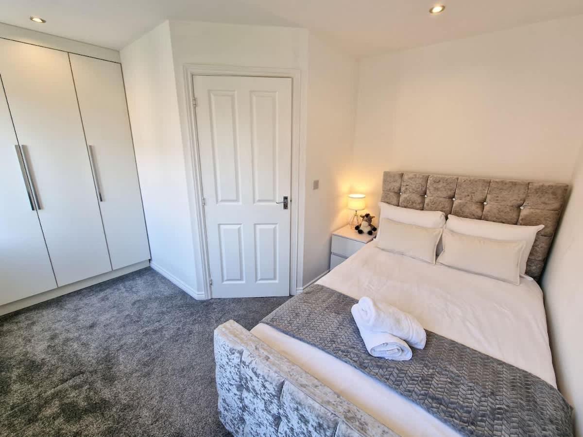 3 Bedroom Near Centre By Superhost *