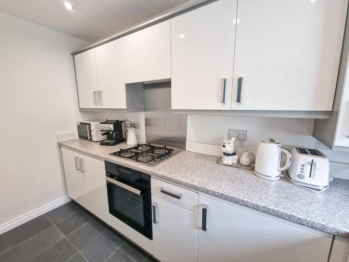 3 Bedroom Near Centre By Superhost Holiday home *