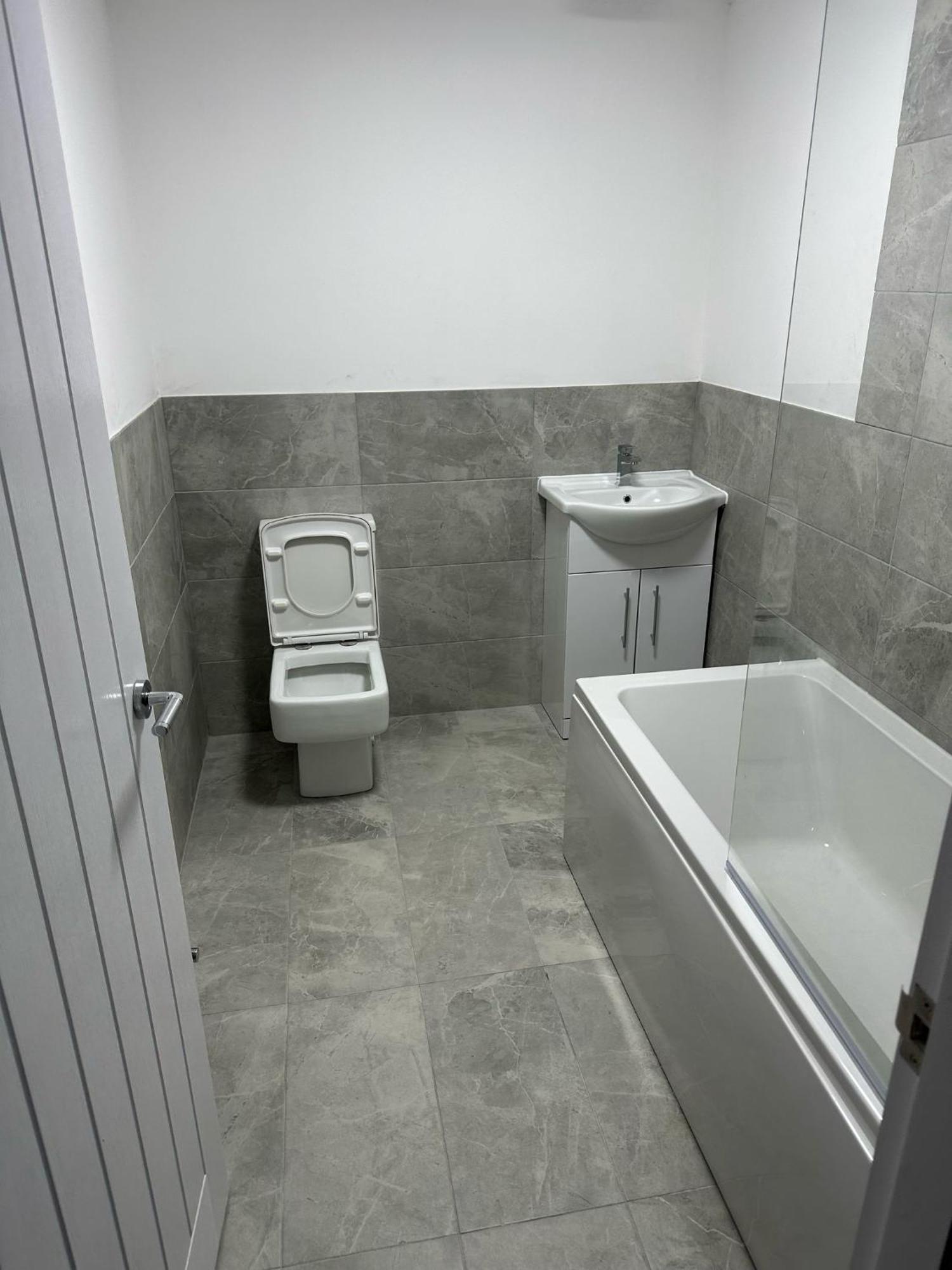 Modern 5 Bedroom House Holiday home Manchester