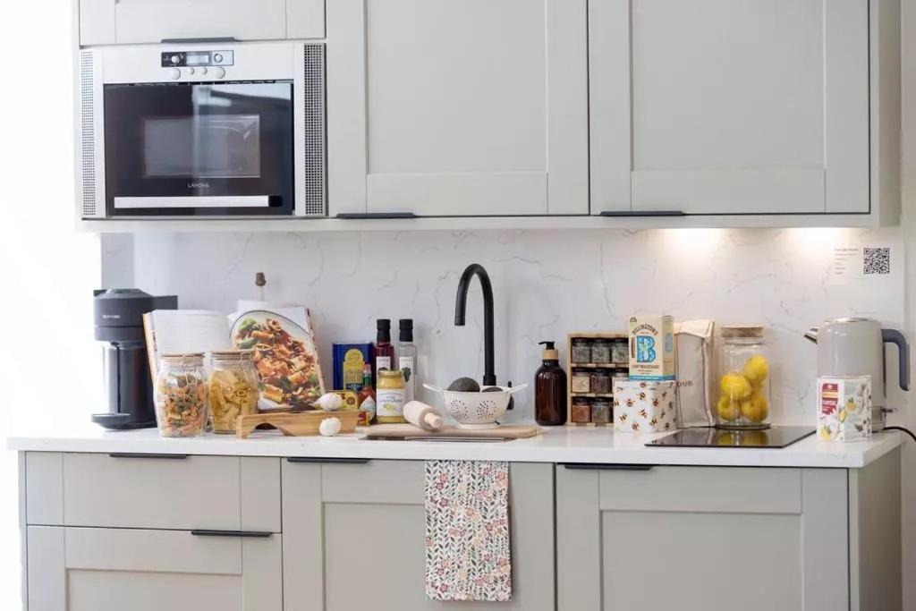 Apartment 2 Bed Luxury Apartment, Parking, Gym, Concierge Manchester