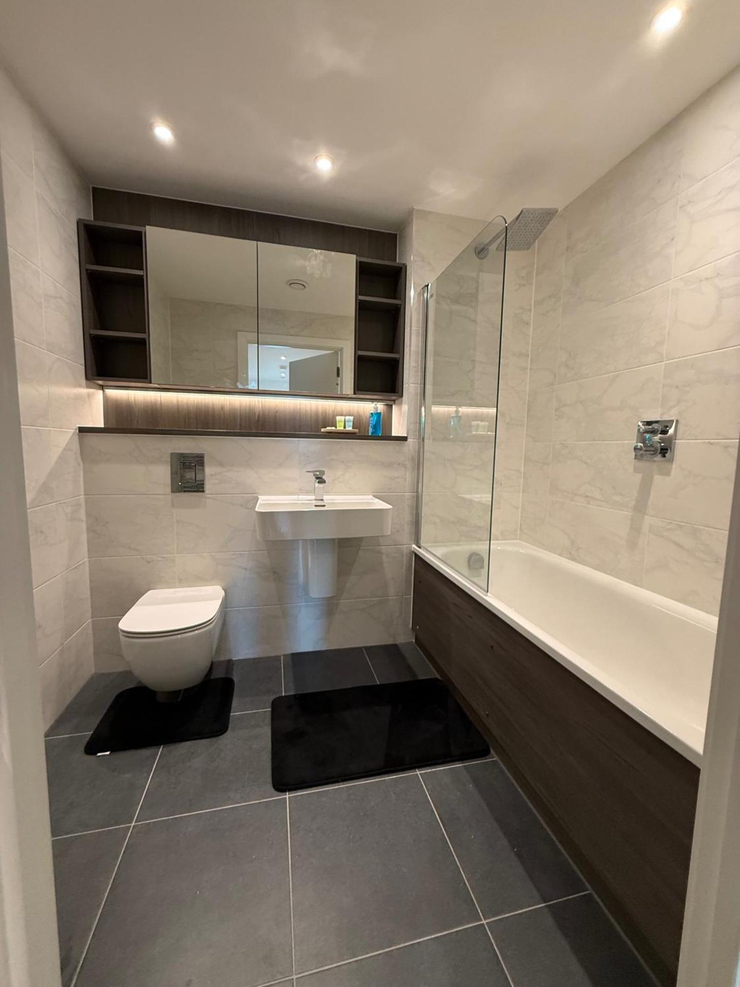 3 Bedroom In The Centre Of Deansgate New Build Apartment *