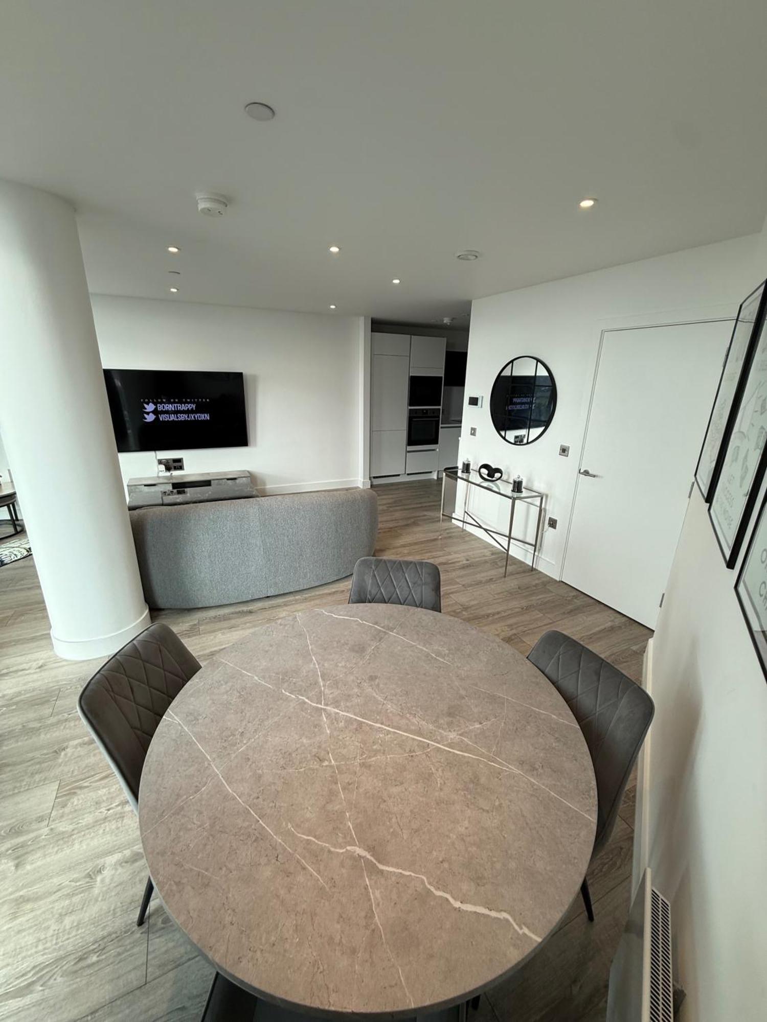 3 Bedroom In The Centre Of Deansgate New Build Apartment Manchester