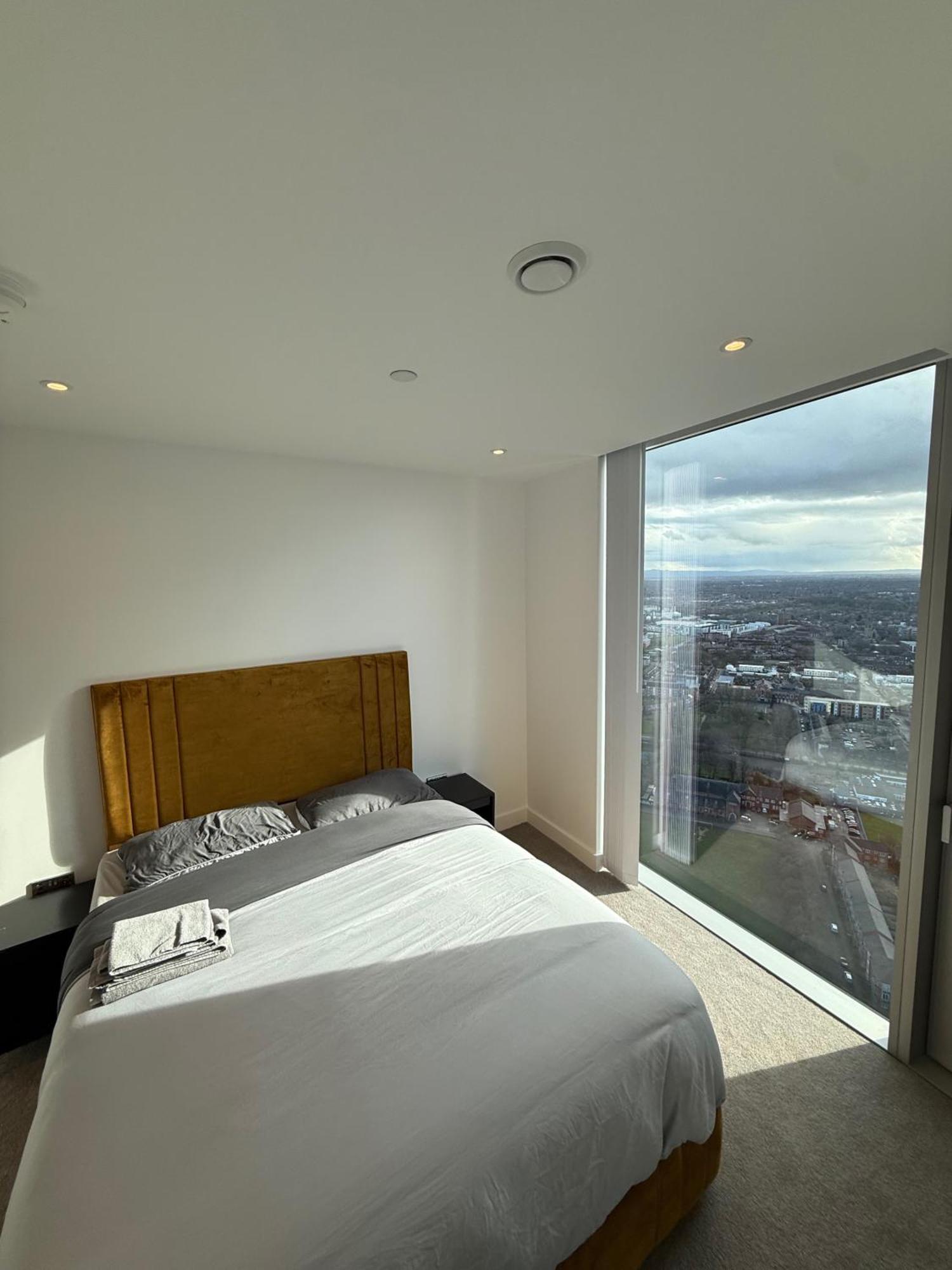 3 Bedroom In The Centre Of Deansgate New Build *