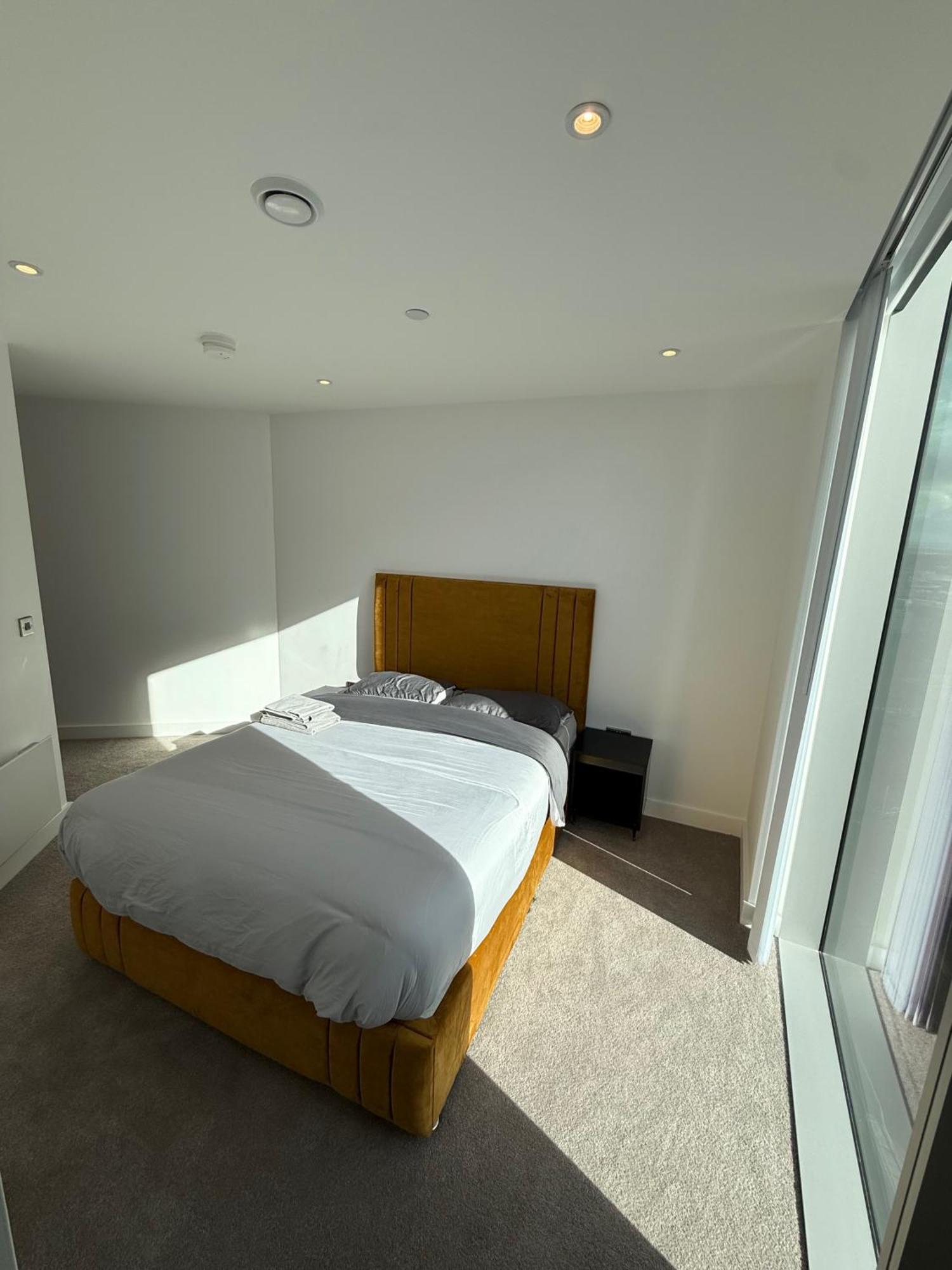 3 Bedroom In The Centre Of Deansgate New Build Manchester