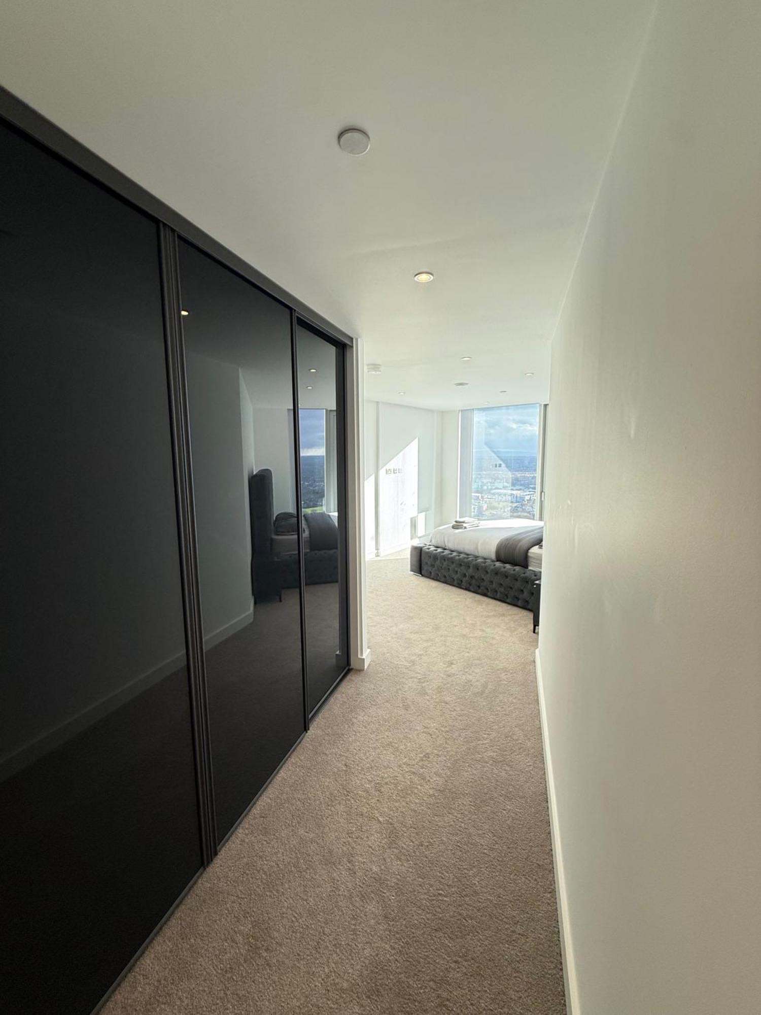 Apartment 3 Bedroom In The Centre Of Deansgate New Build