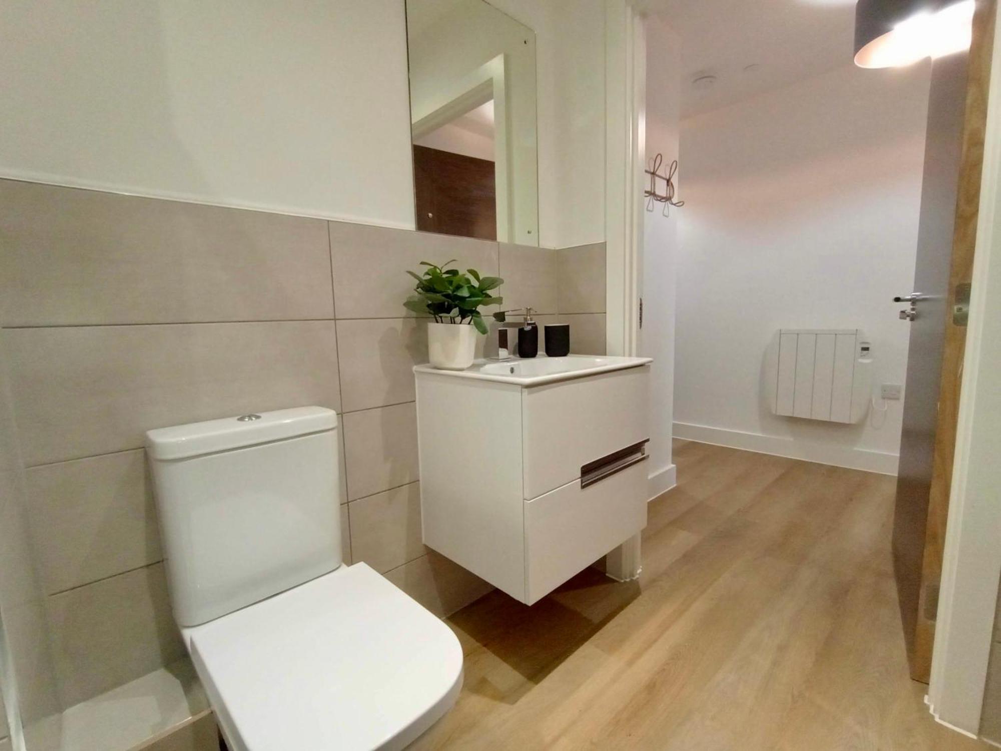 Luxury 2 Bed 2 Bath Flat Near Old Trafford