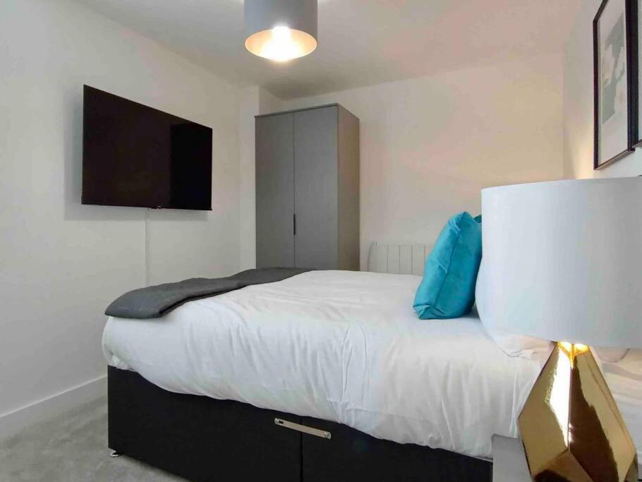 Apartment Luxury 2 Bed 2 Bath Flat Near Old Trafford