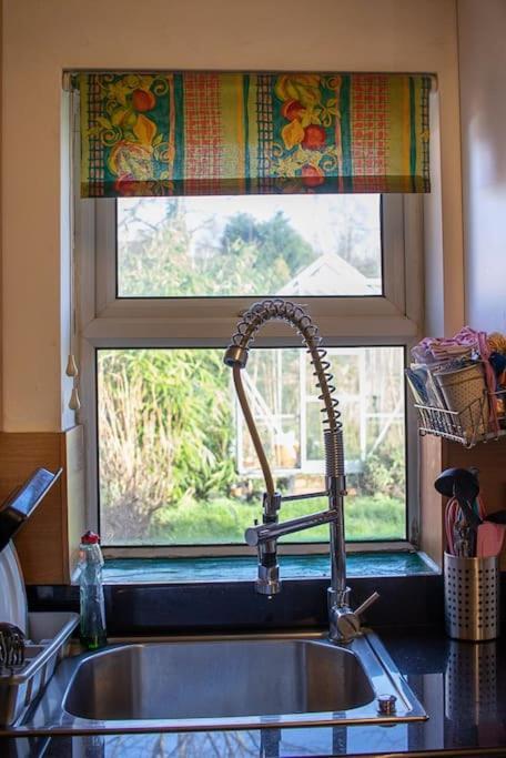 An Oasis Of Calm Next To M'cr Centre + Parking Vakantiehuis Manchester