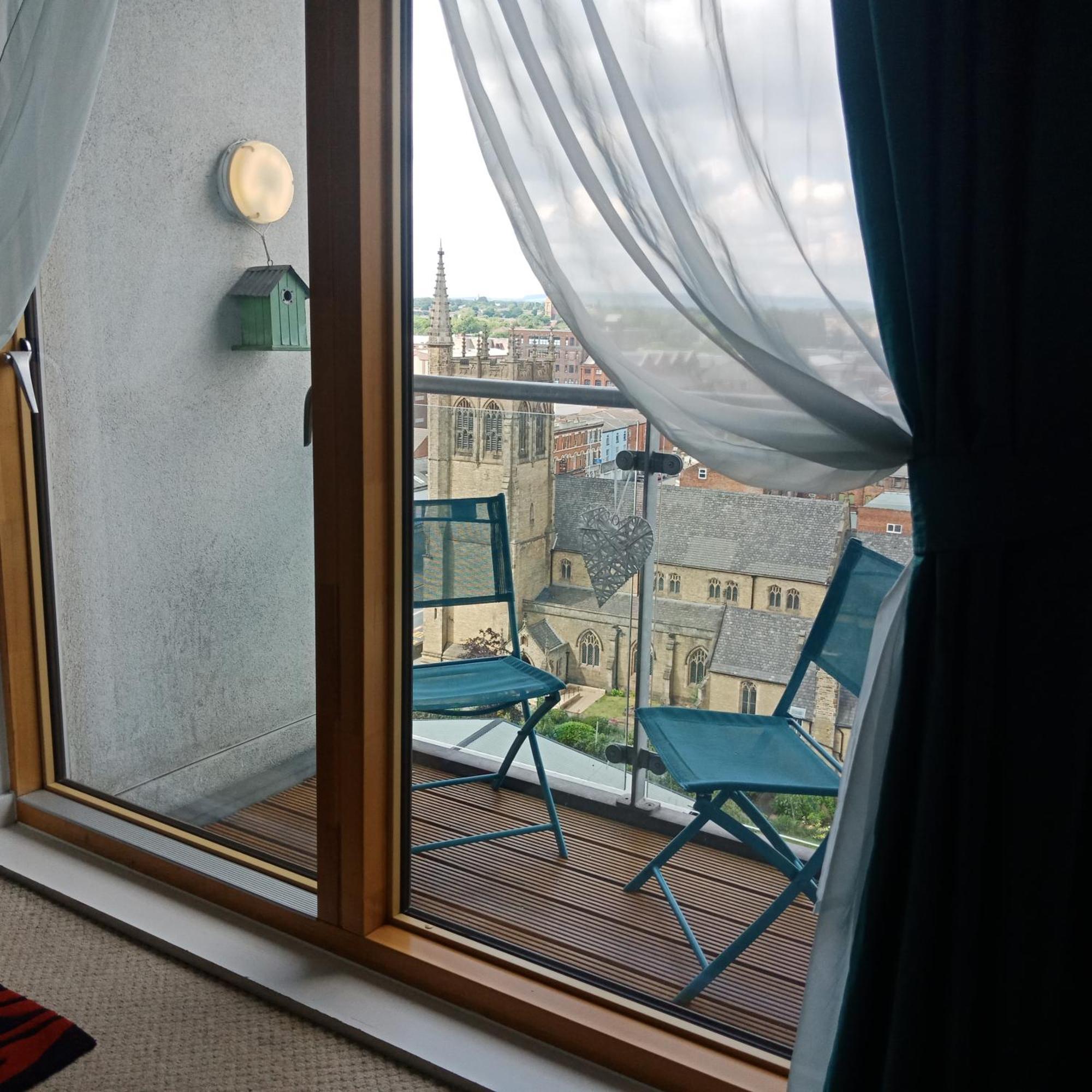 Apartmentsleeps5-balcony-petfriendly-aoarena-heatonpark-onstreetparking Apartment Manchester