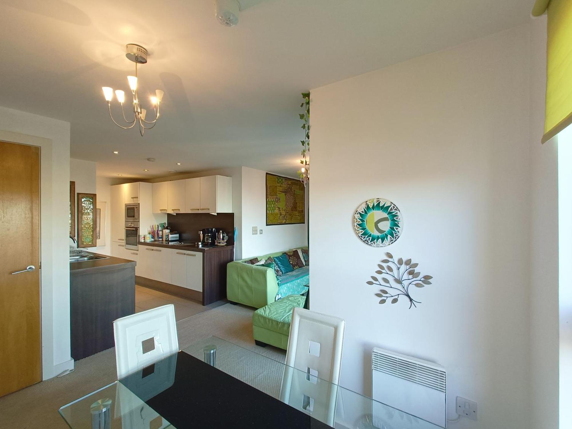 Apartment Apartmentsleeps5-balcony-petfriendly-aoarena-heatonpark-onstreetparking Manchester