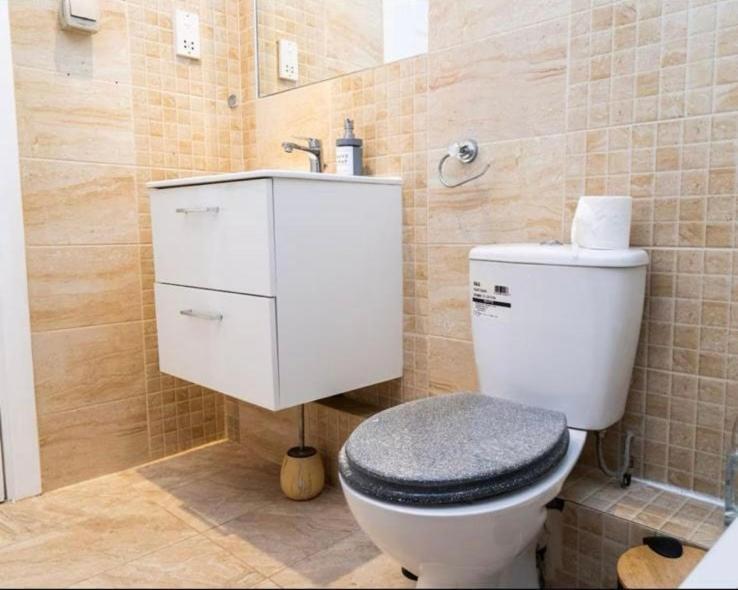 High-floor 2br In Heart Apartment Manchester