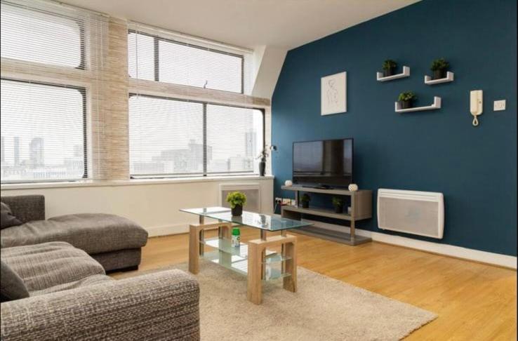 High-floor 2br In Heart