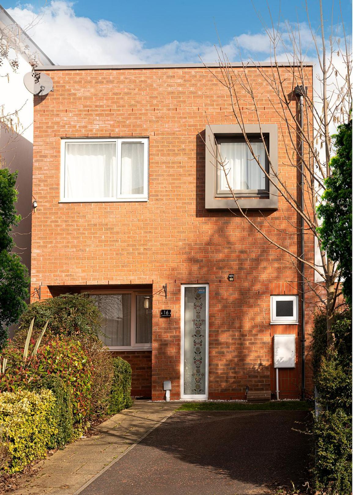 Modern Near Etihad, Coop Live Manchester