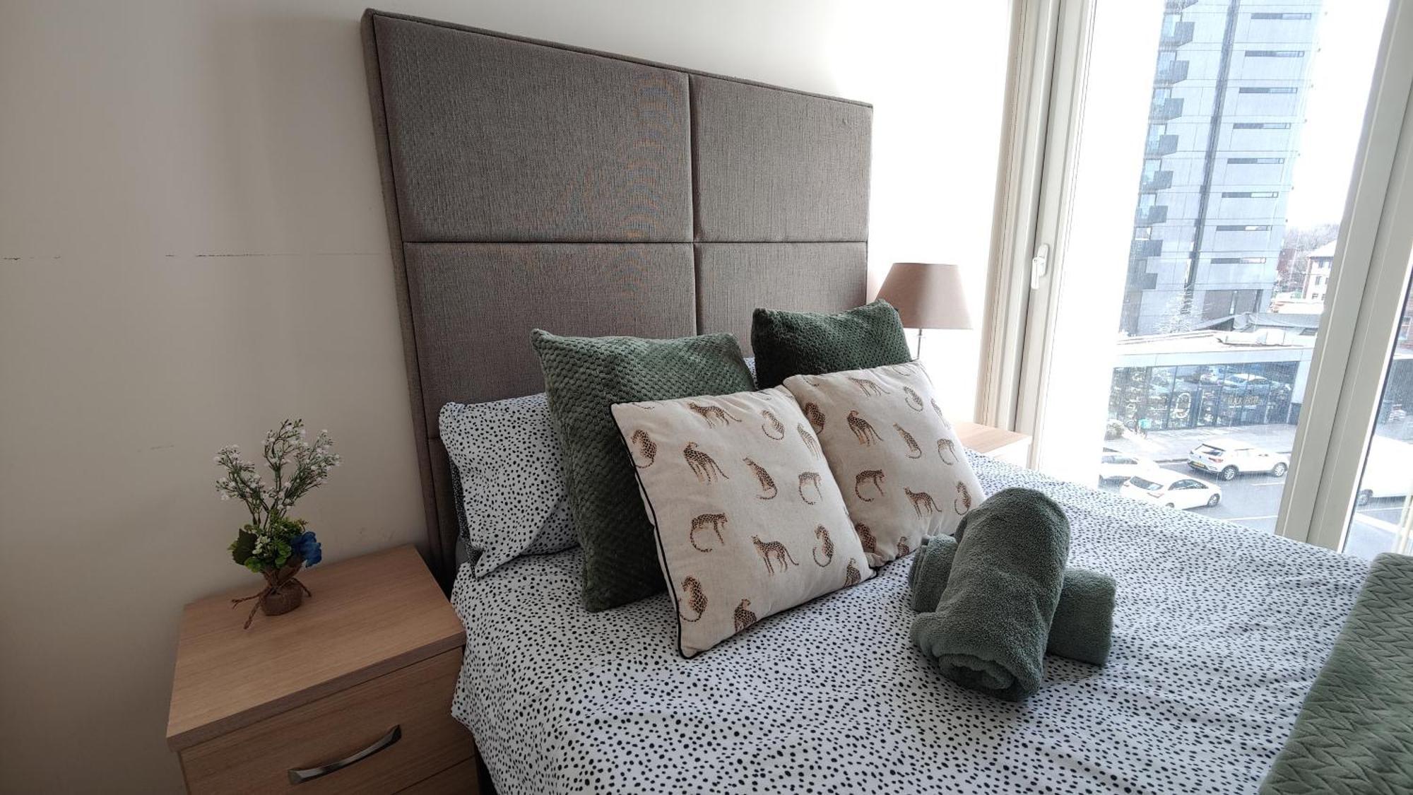 Comfort 2 Bedrooms 2 Bathrooms - Walks To Ao Arena, Shopping & Business Centre In Minutes