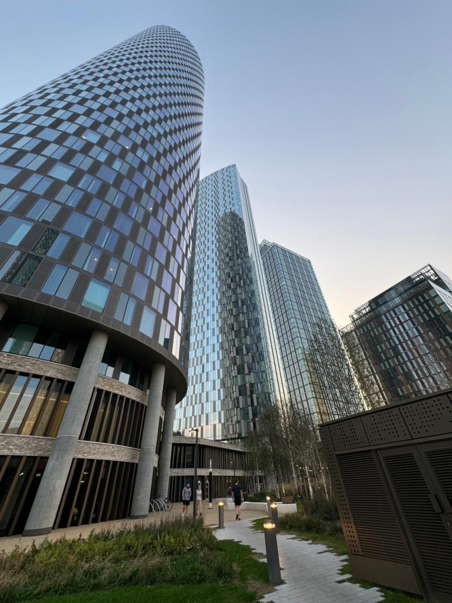 3 Bedroom Penthouse In The Centre Deansgate New Build High Floor Apartment *