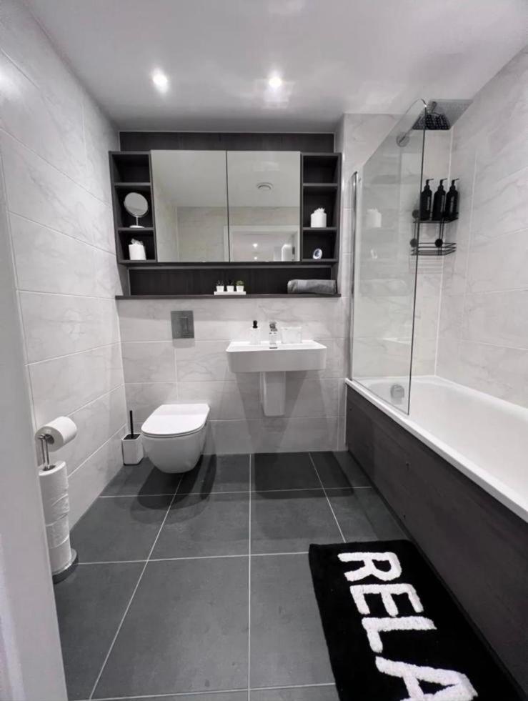 3 Bedroom Penthouse In The Centre Deansgate New Build High Floor *