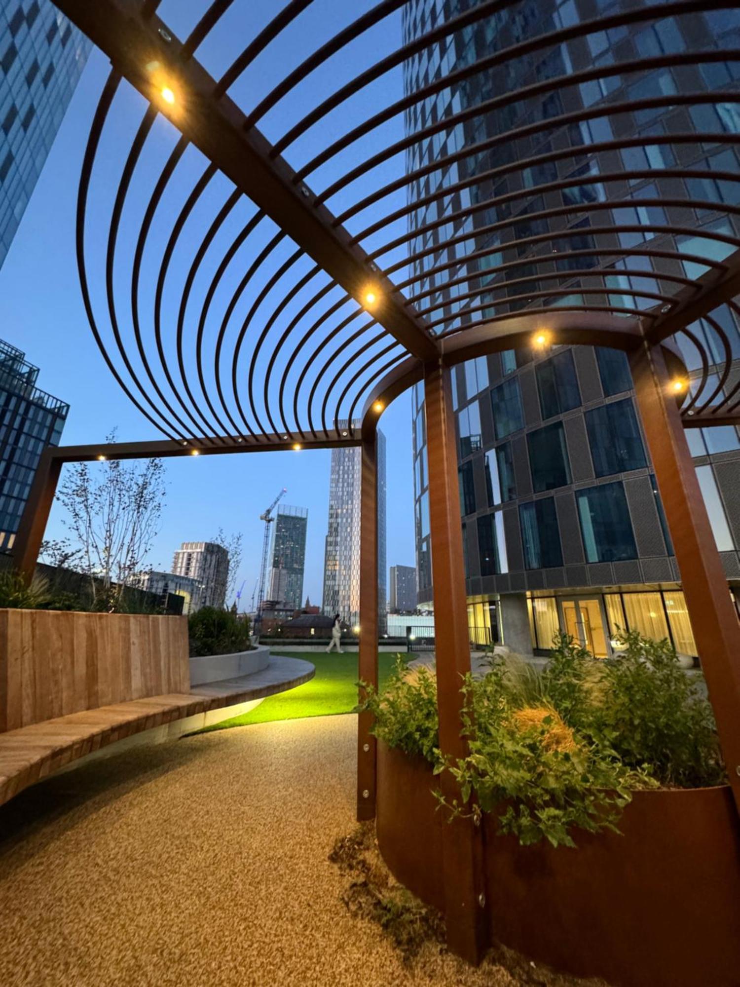 3 Bedroom Penthouse In The Centre Deansgate New Build High Floor *