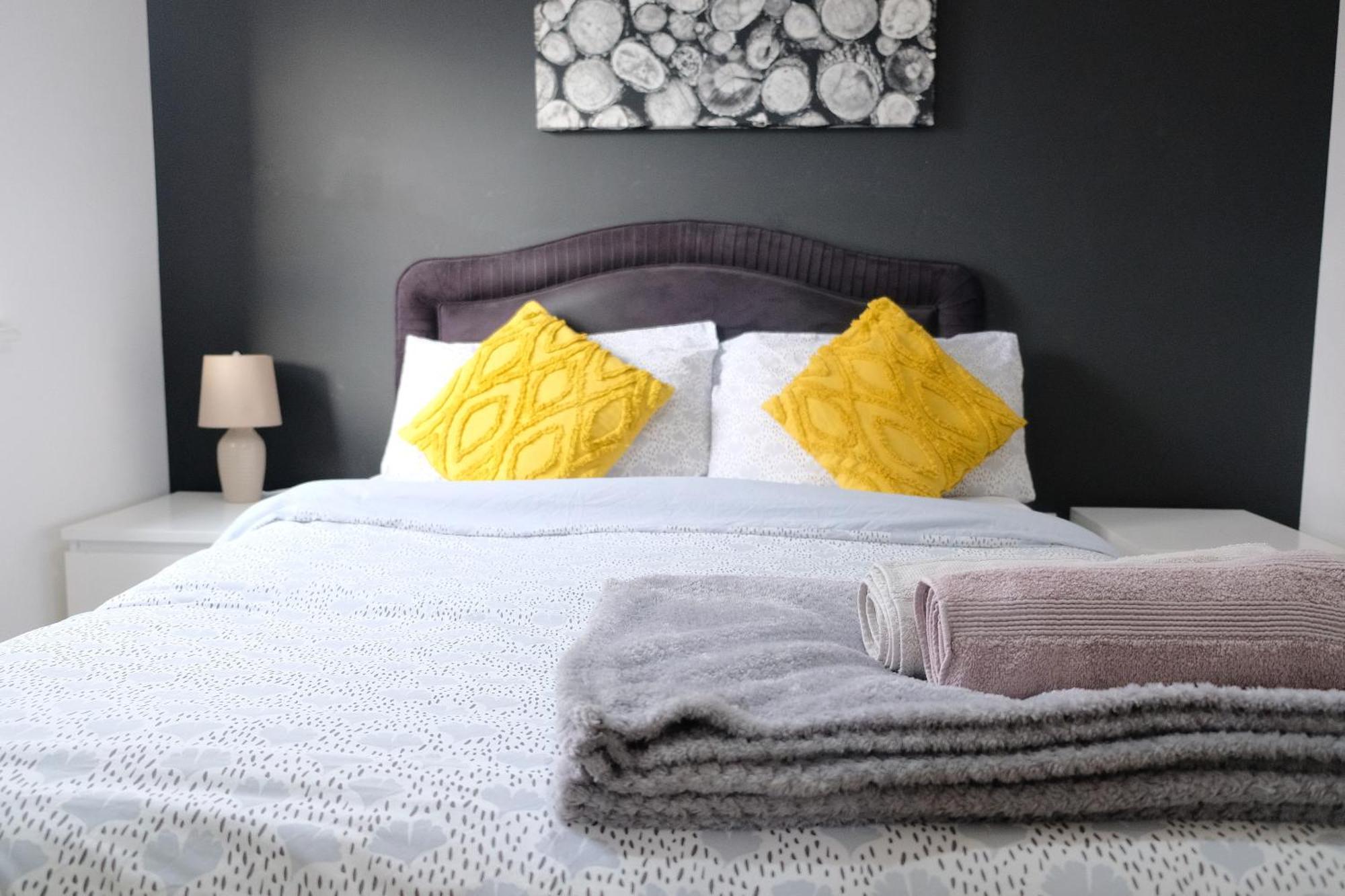 Bright 1 Bedroom Flat With Parking & Wifi For 3 Guests - Salford Uni, Victoria Station, Ao Arena Appartement *