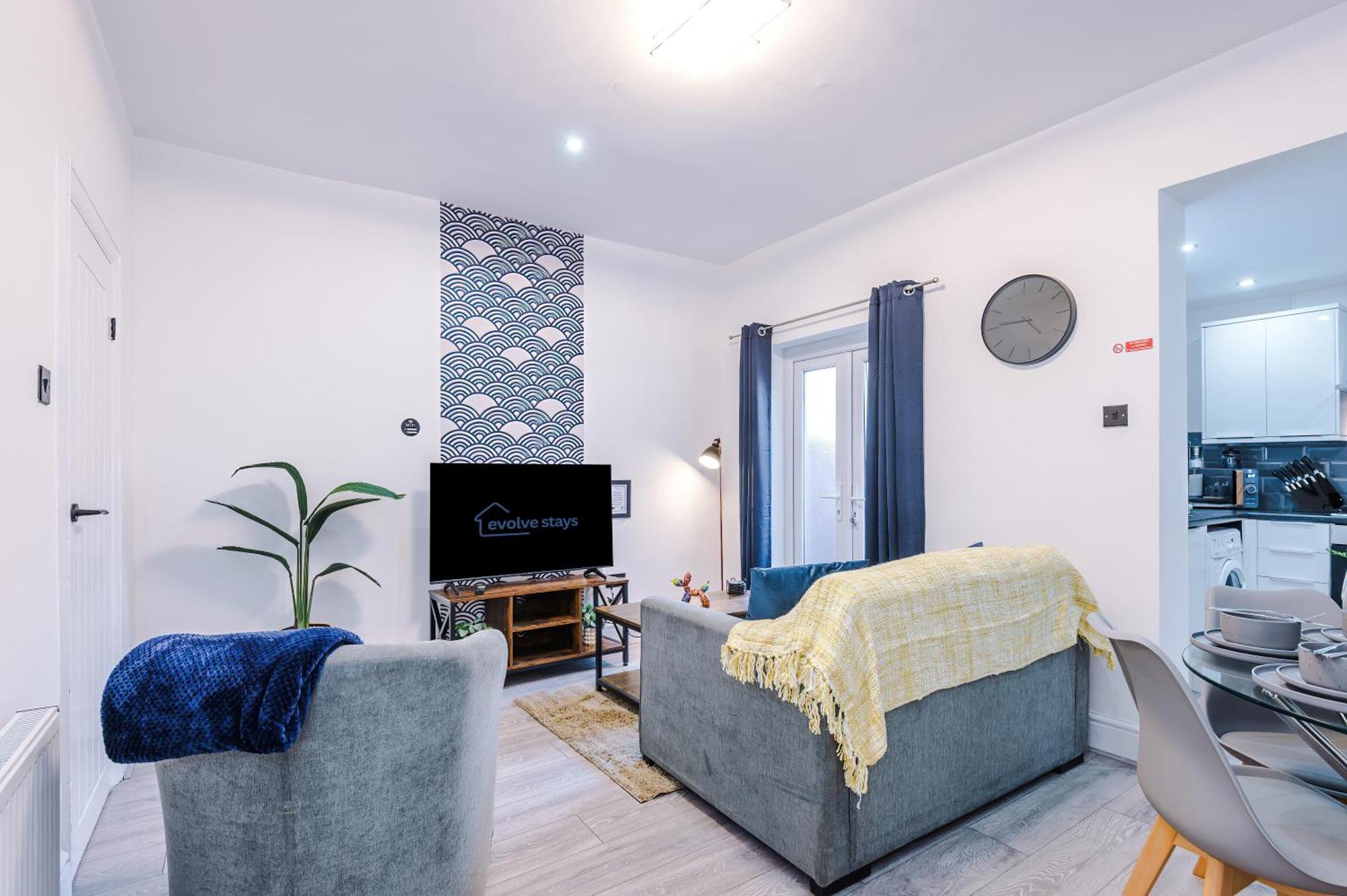 Sleeps 8, Free Parking, Stunning 3bed In Salford, Available For Long Manchester