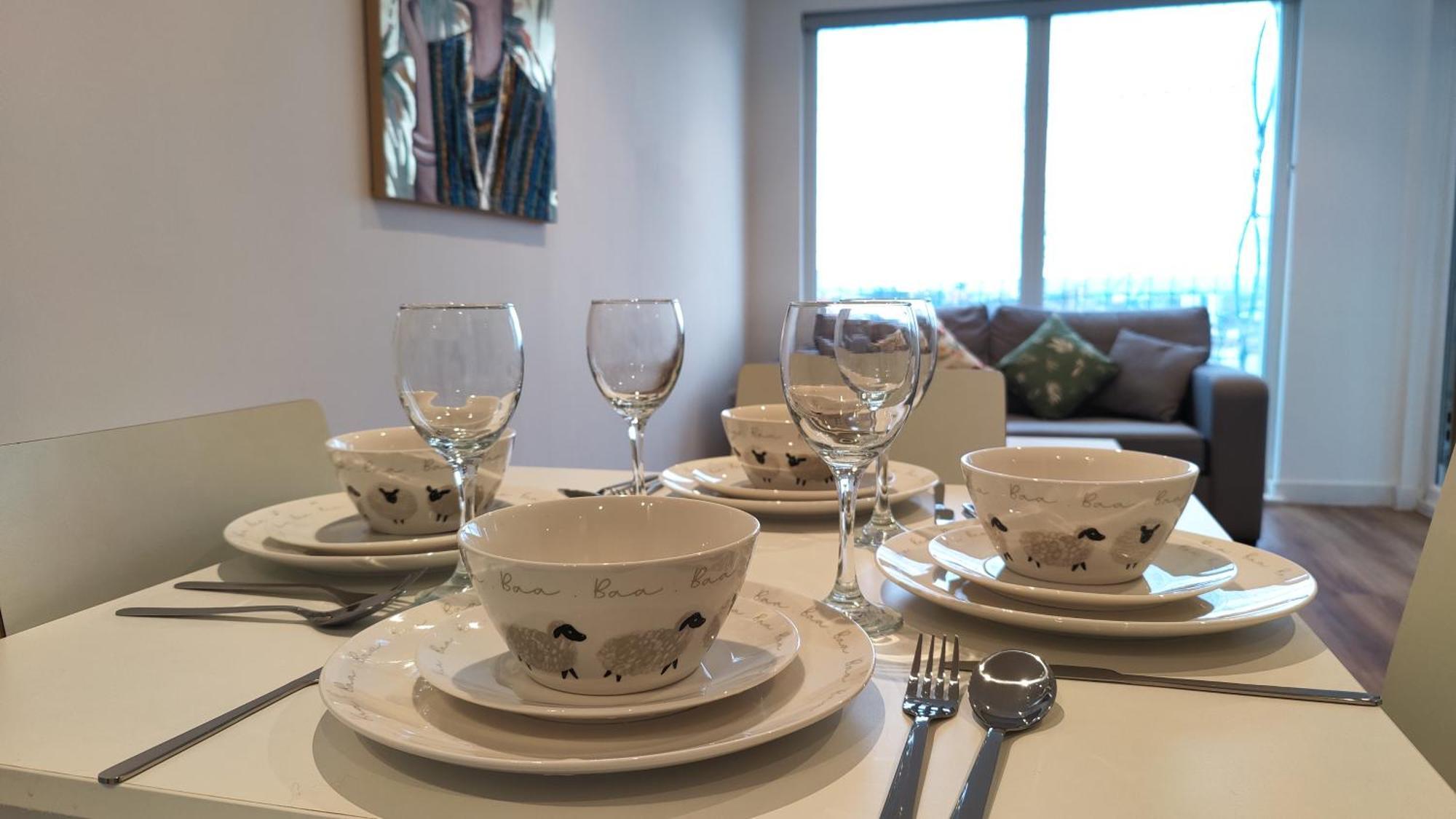 Apartment Entire Top-floor Views Near Media & United Manchester