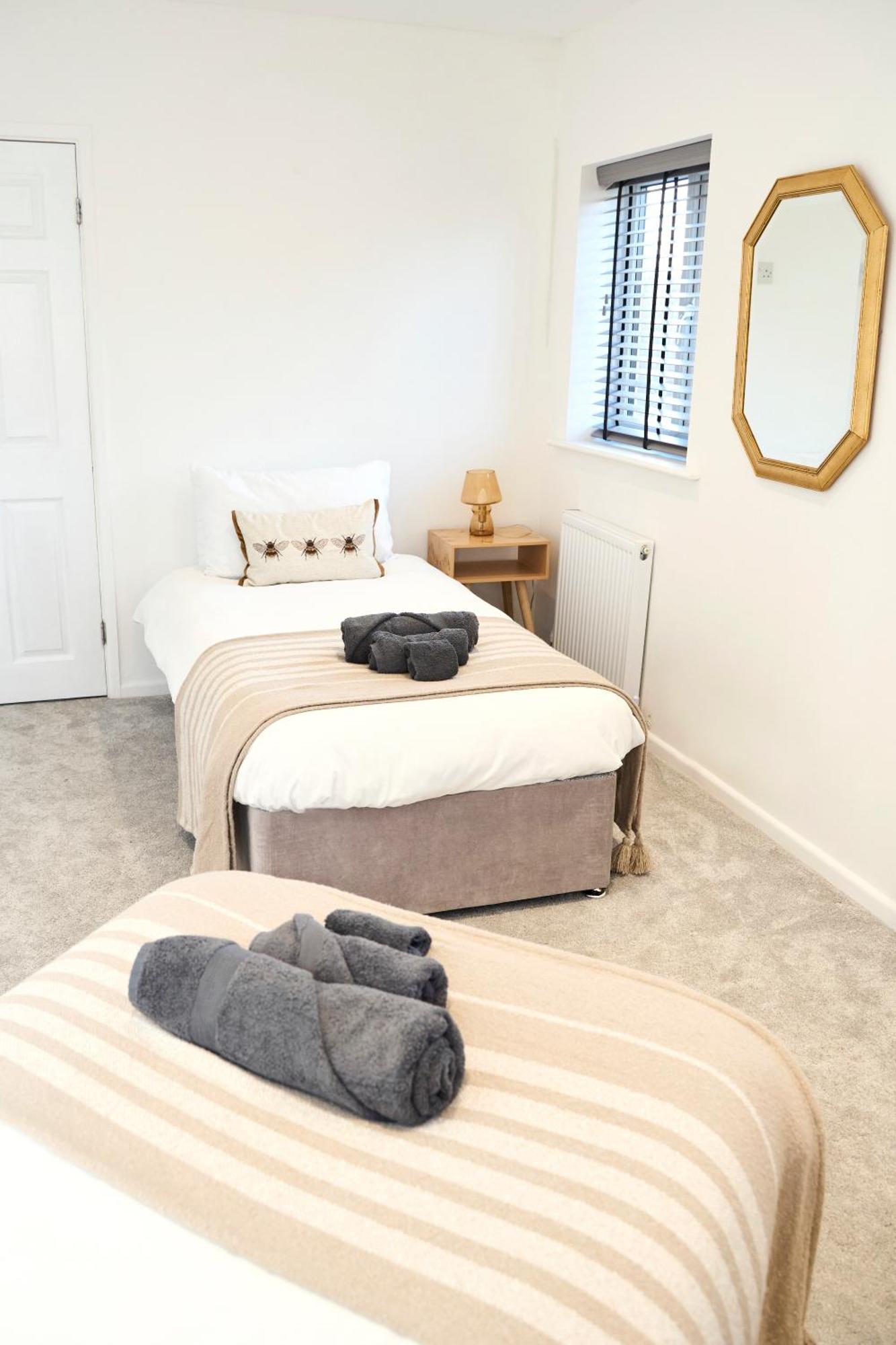 Holiday home Spacious 2-Bed Home Near Manchester City Centre, Fast Wifi