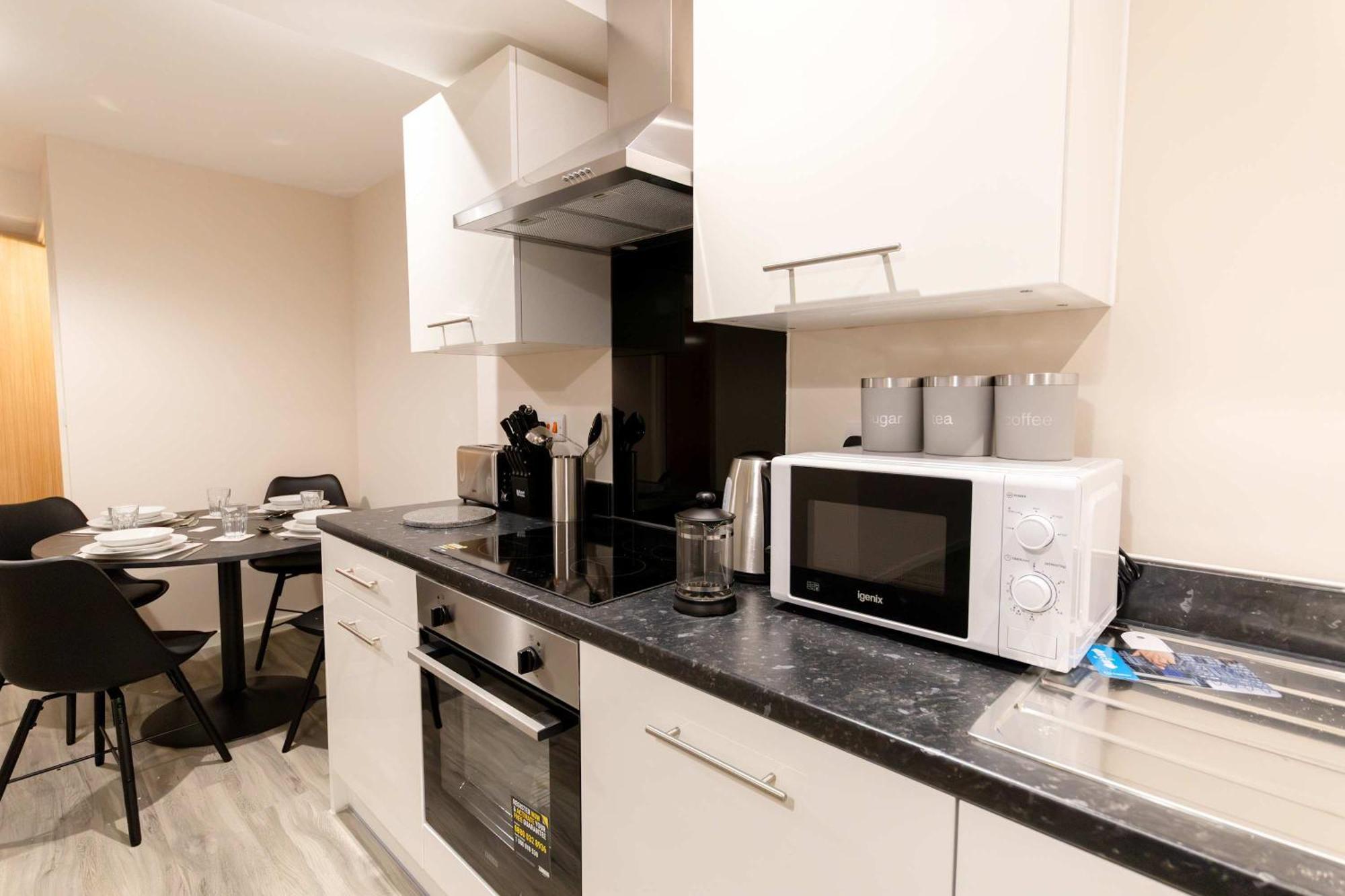 Spacious & Contemporary 2 Bed