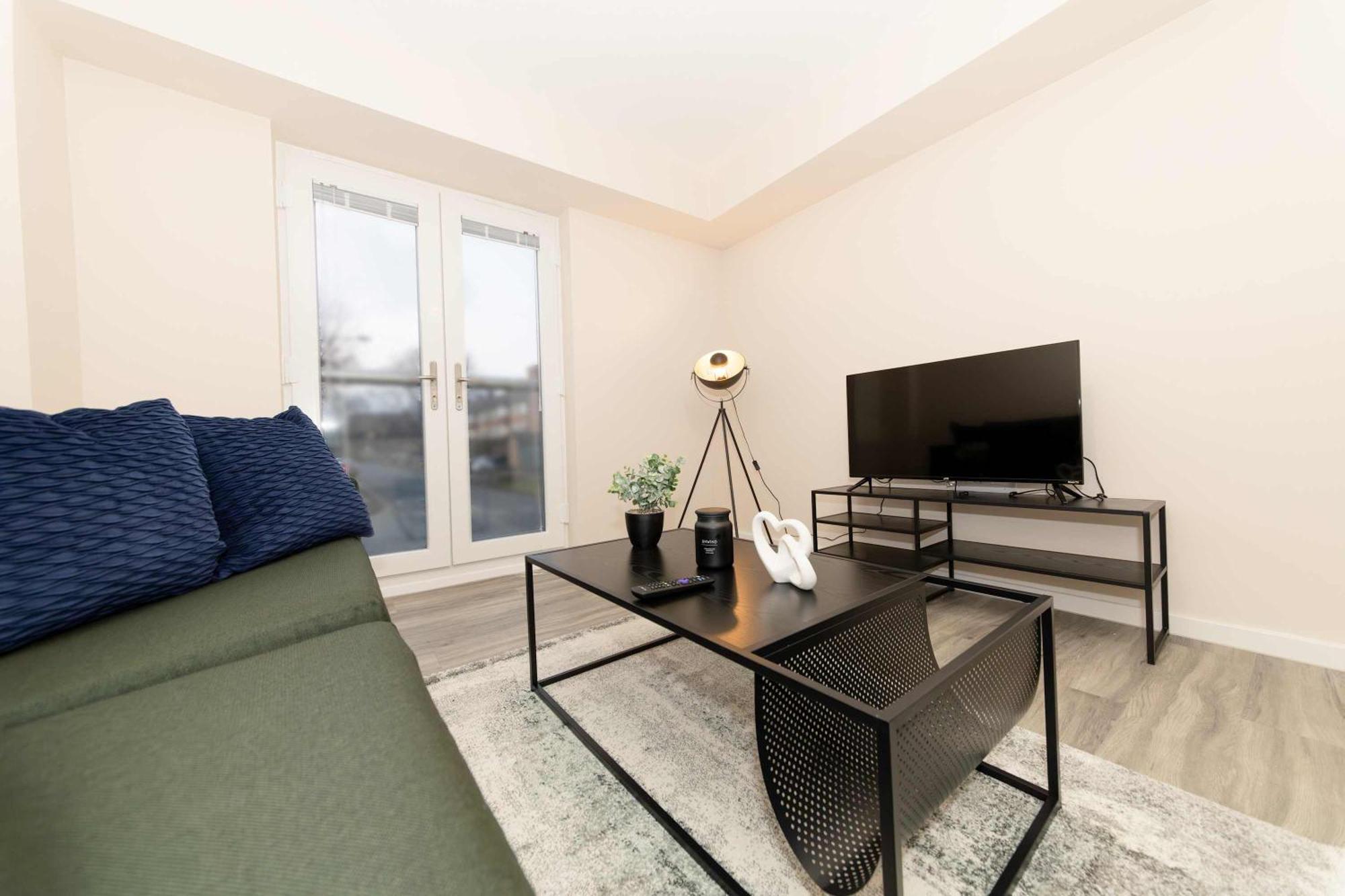 Spacious & Contemporary 2 Bed Manchester
