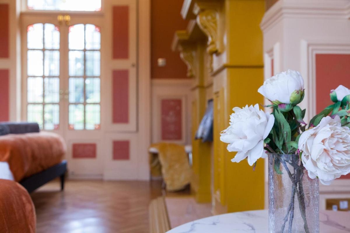 Villa Victorian Elegance At Kingscliffe, Sleeps 17 Manchester