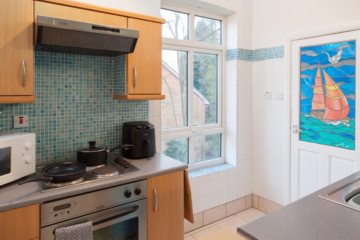 Victorian Elegance At Kingscliffe, Sleeps 17 Villa